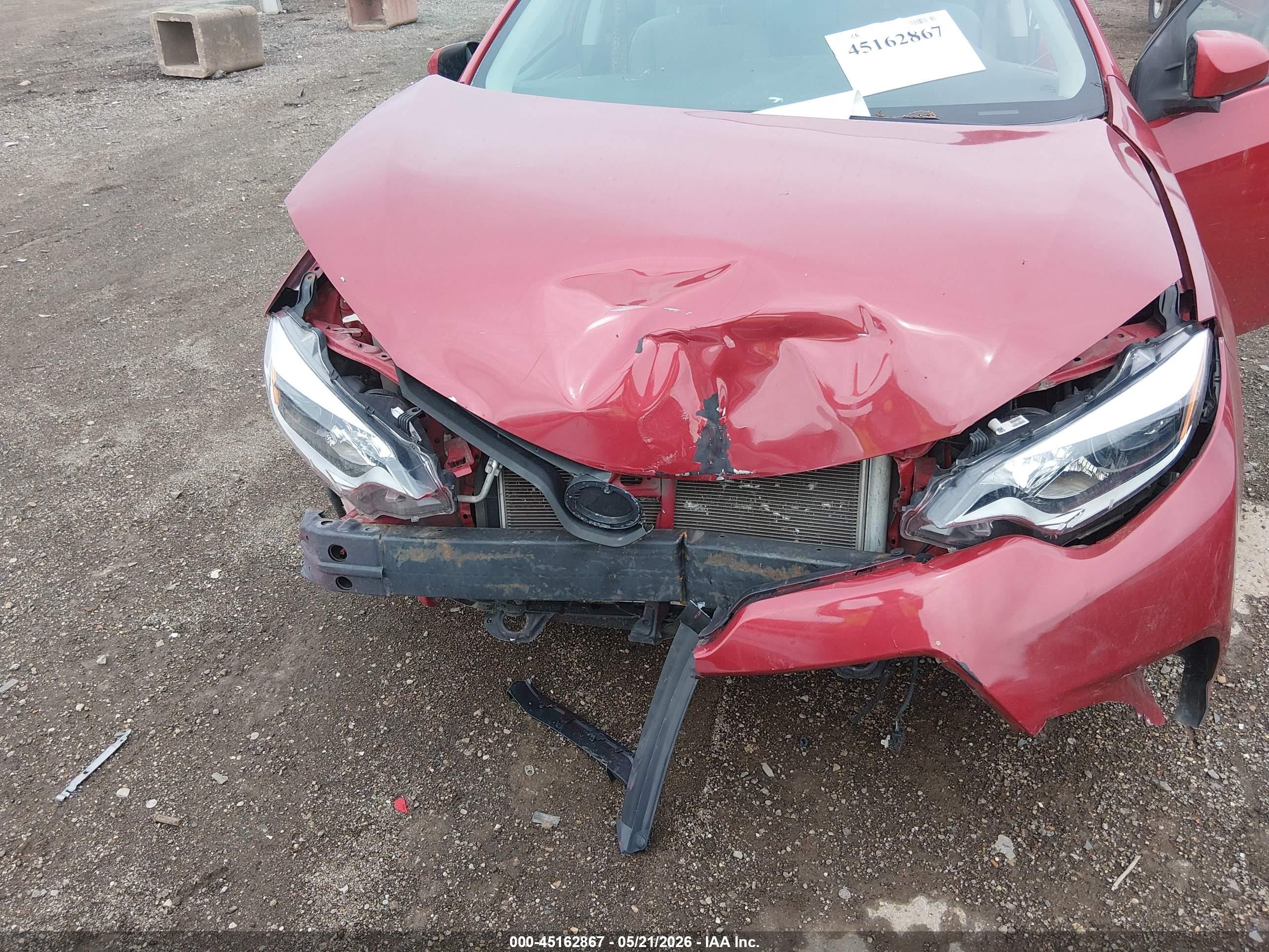 2014 Toyota Corolla Le Red vin: 2T1BURHE0EC075022