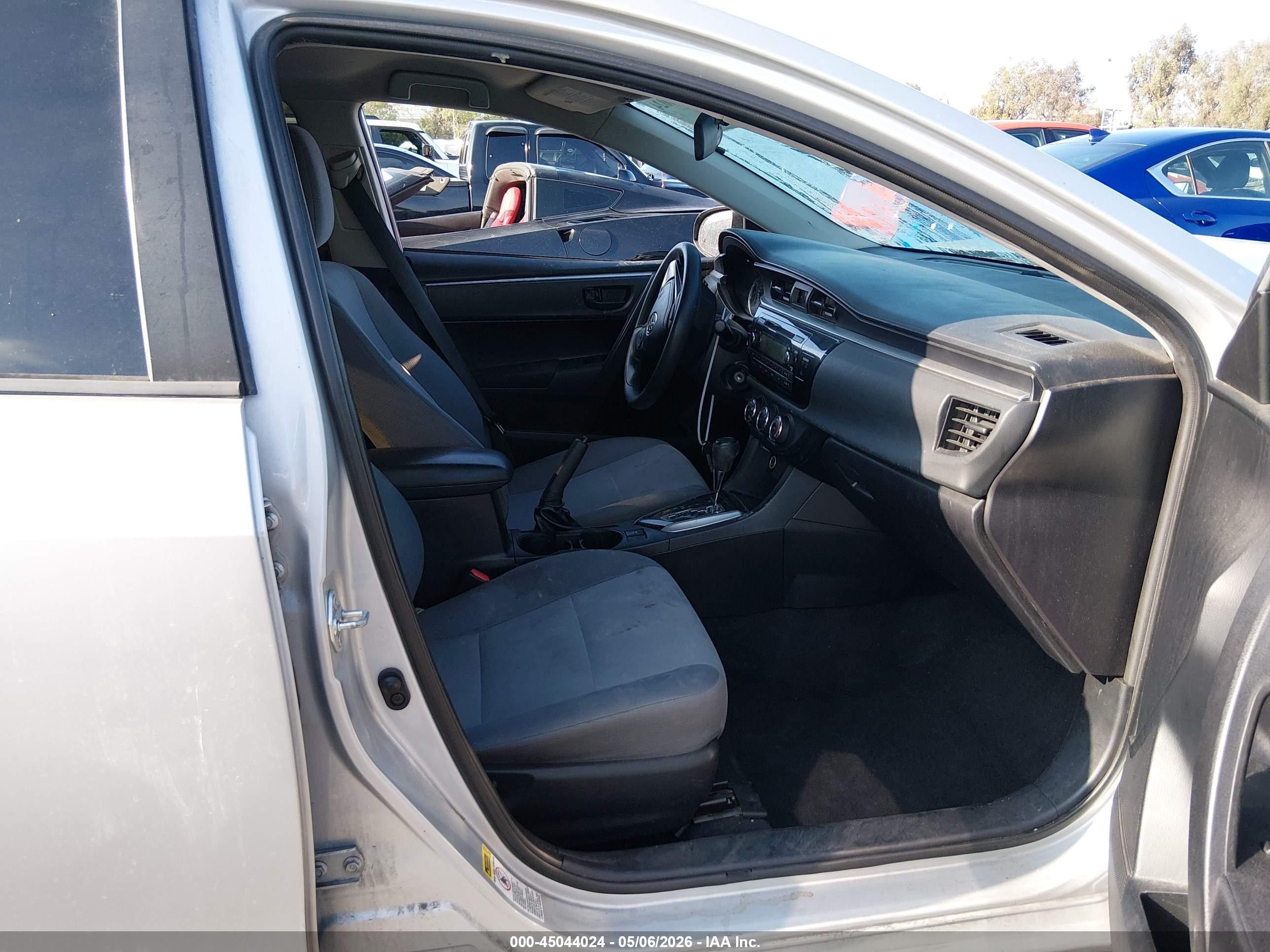 2014 Toyota Corolla L Silver vin: 2T1BURHE0EC082343