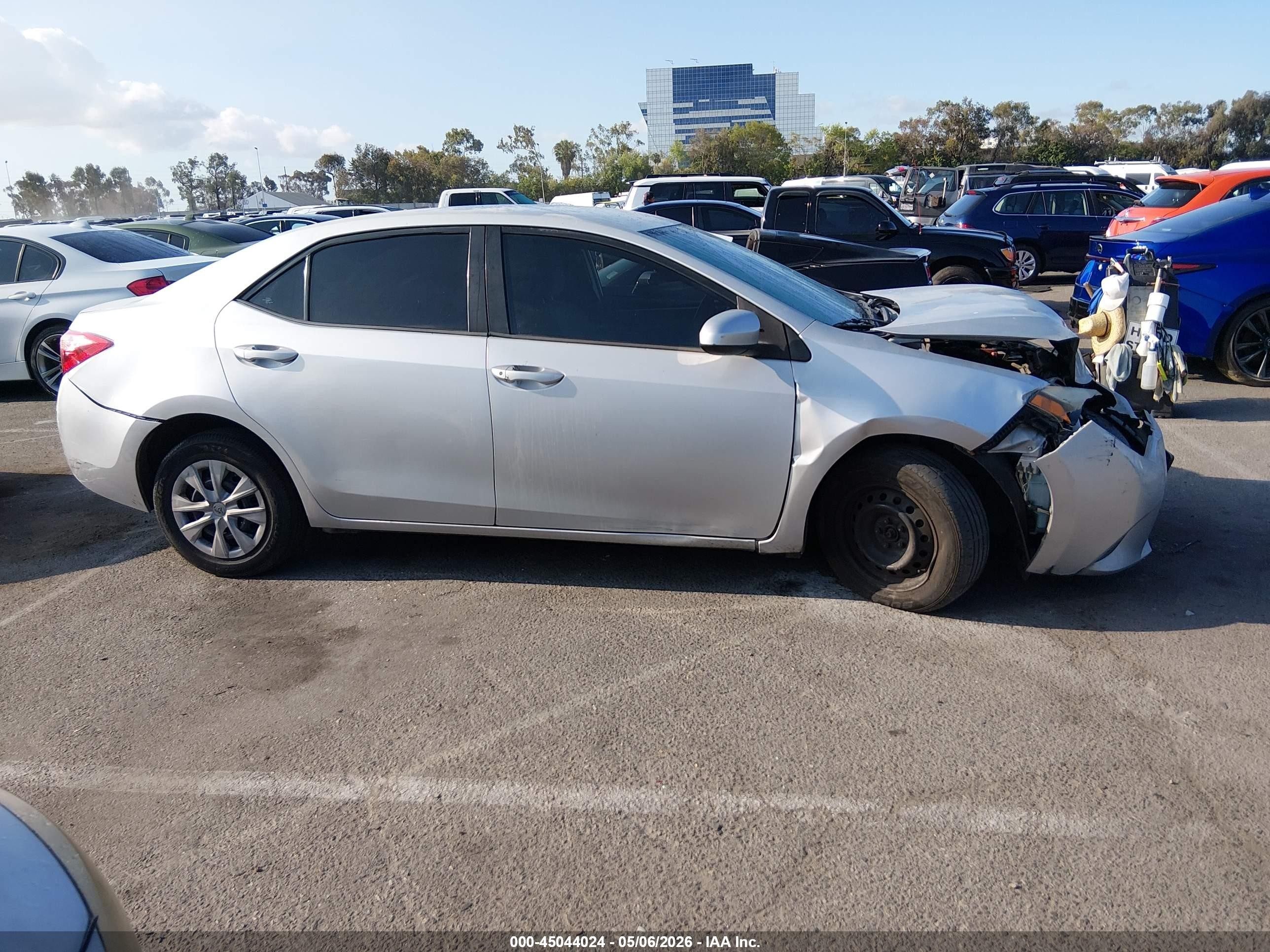 2014 Toyota Corolla L Silver vin: 2T1BURHE0EC082343