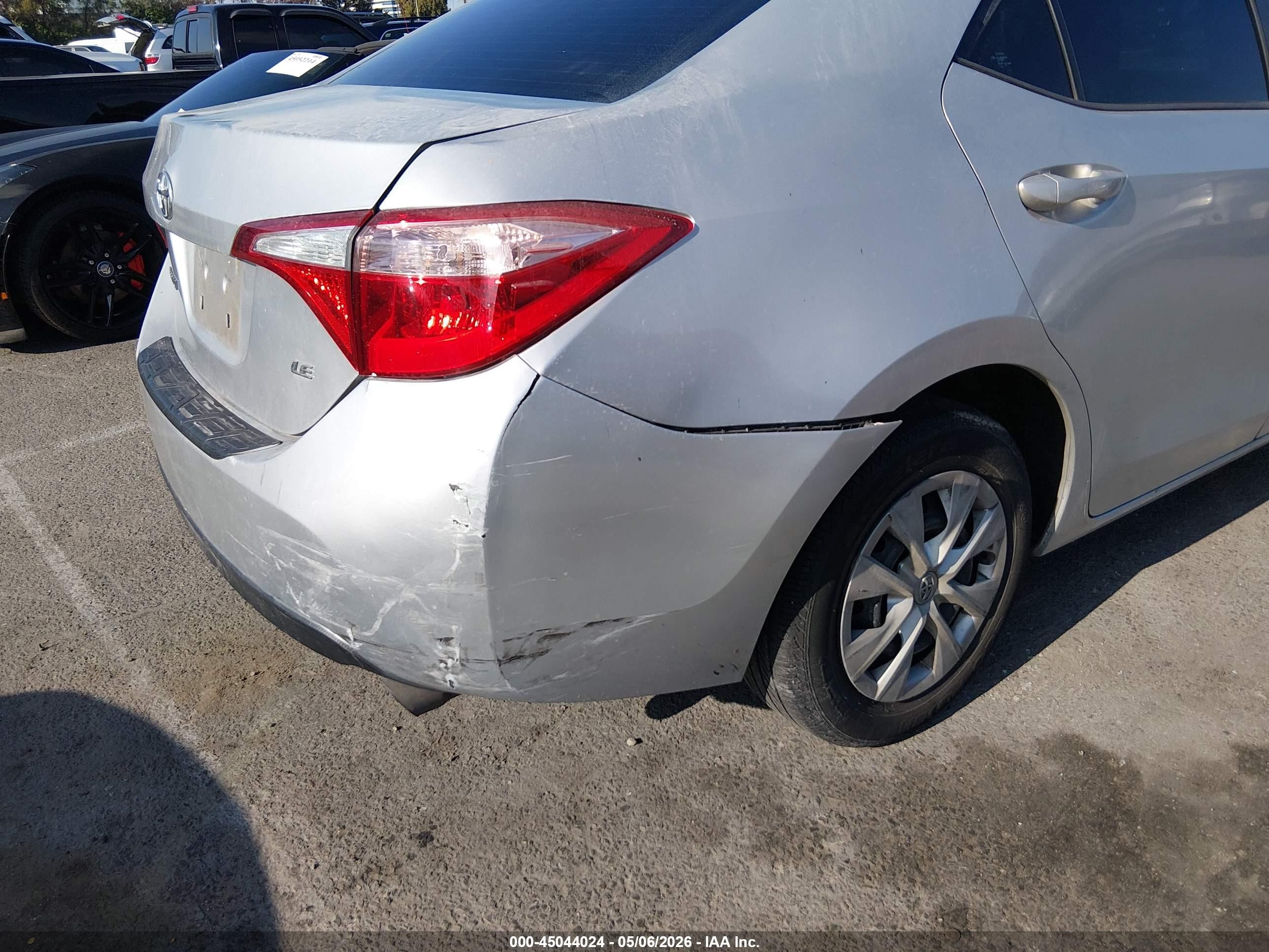 2014 Toyota Corolla L Silver vin: 2T1BURHE0EC082343