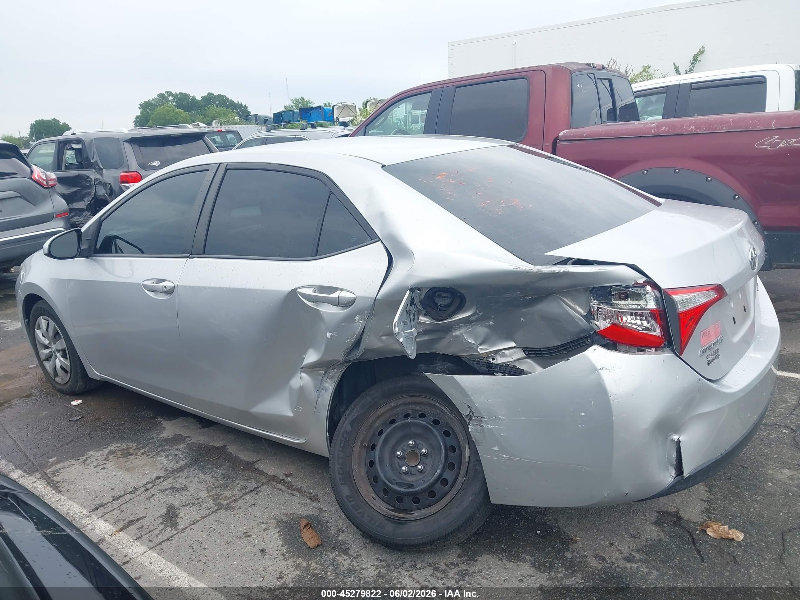 2014 Toyota Corolla Le Серебряный vin: 2T1BURHE0EC084173
