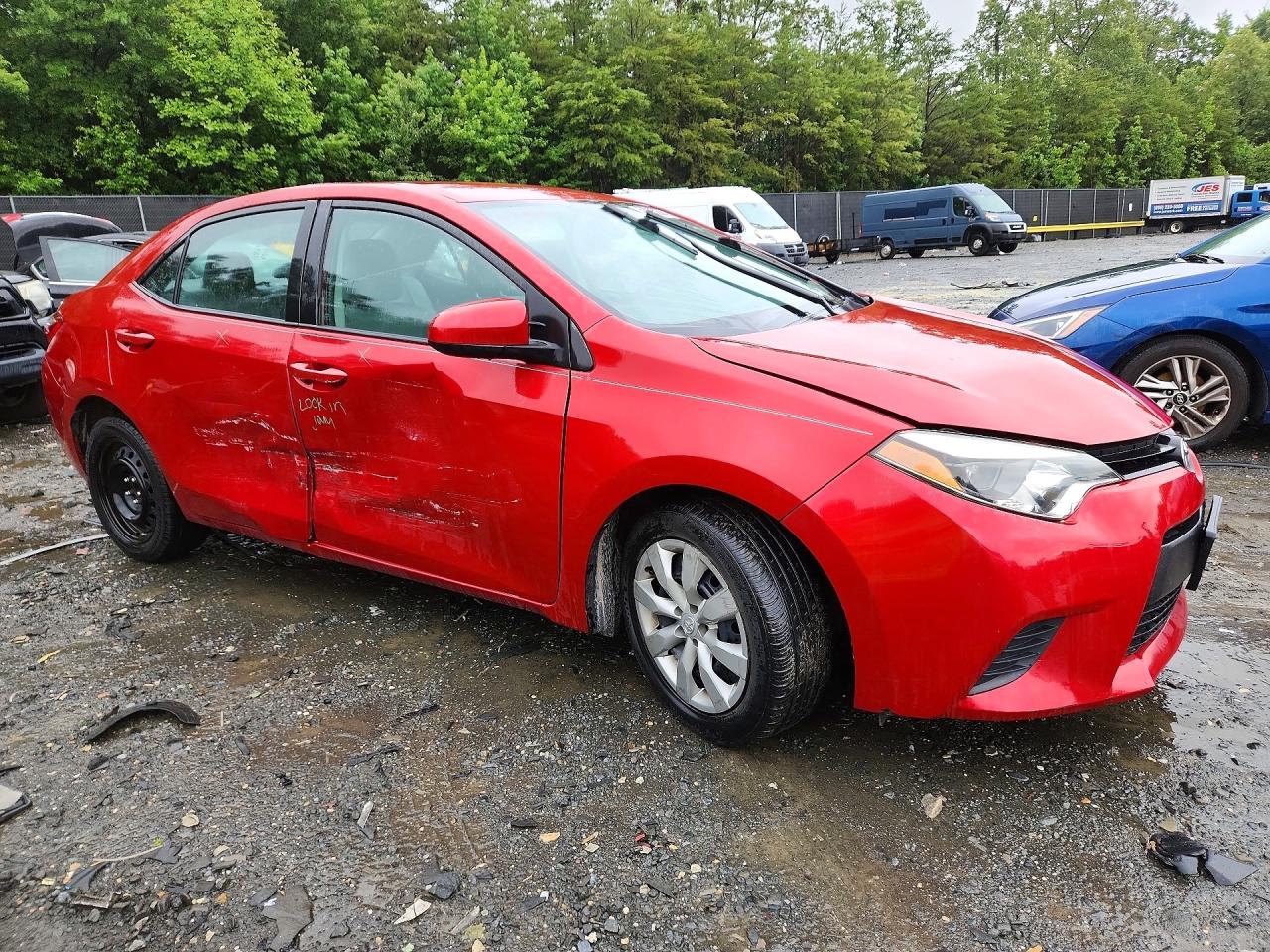 2014 Toyota Corolla Le Red vin: 2T1BURHE0EC131959