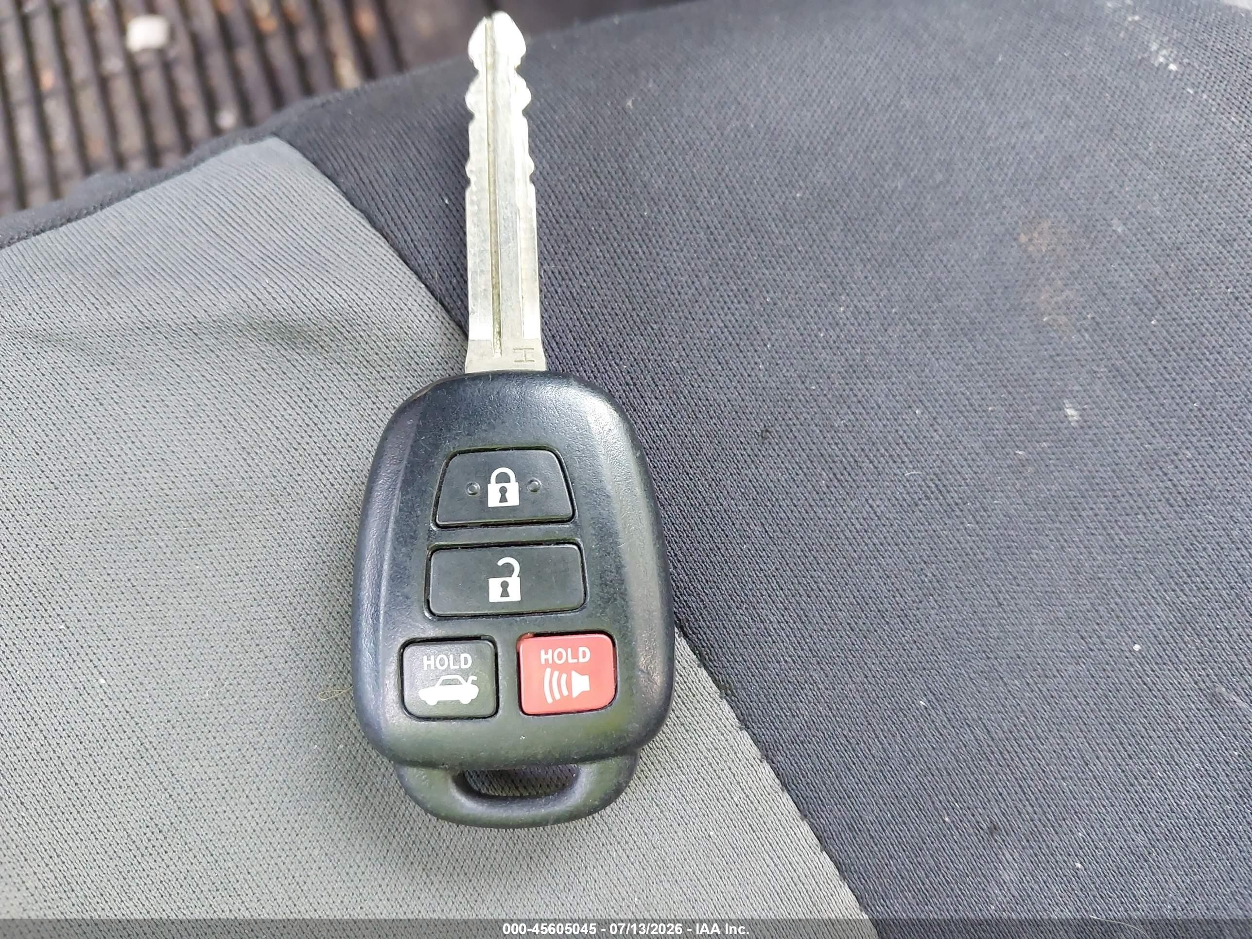 2014 Toyota Corolla Le Silver vin: 2T1BURHE0EC141620