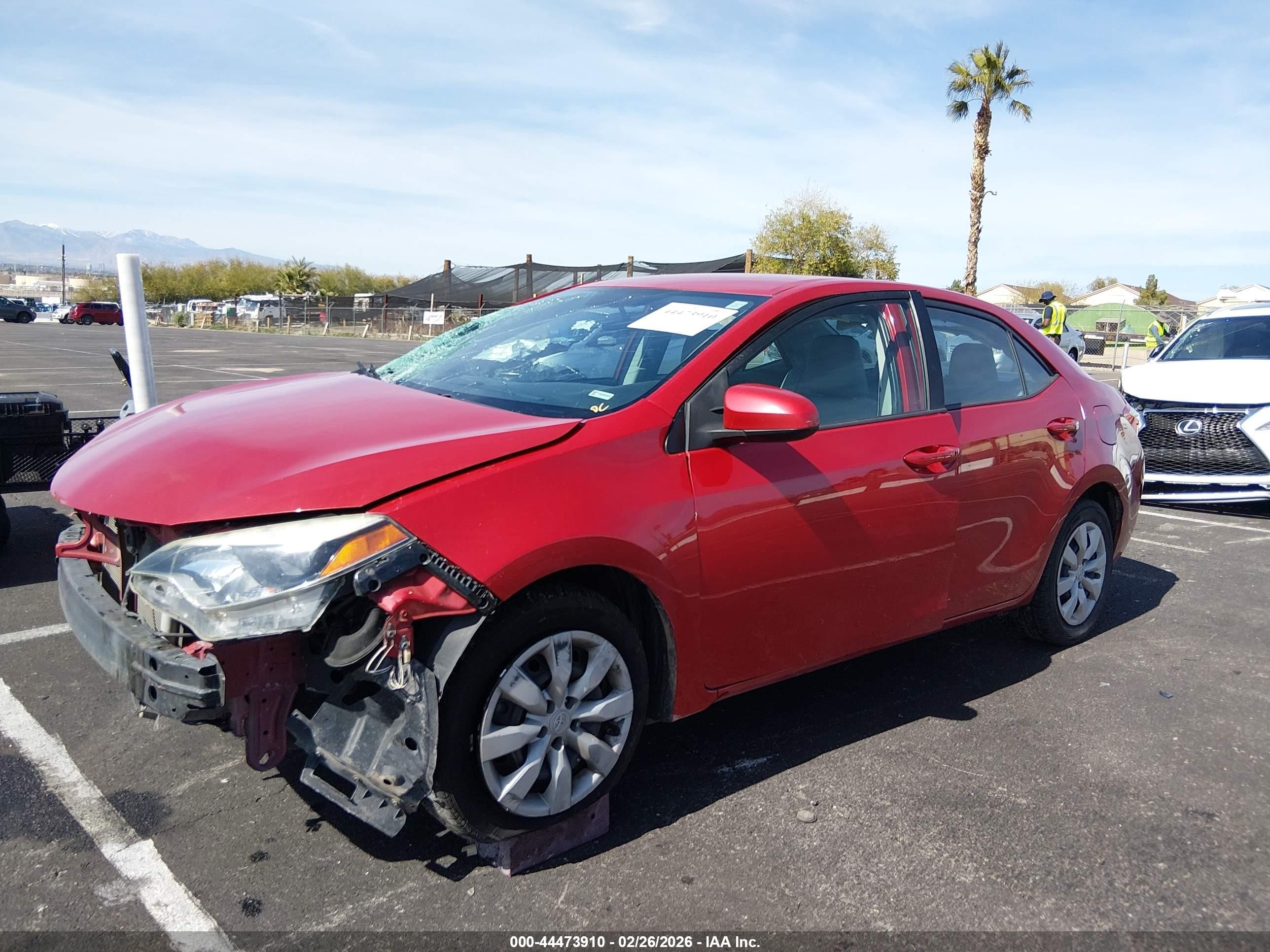 2014 Toyota Corolla Le Red vin: 2T1BURHE0EC152553