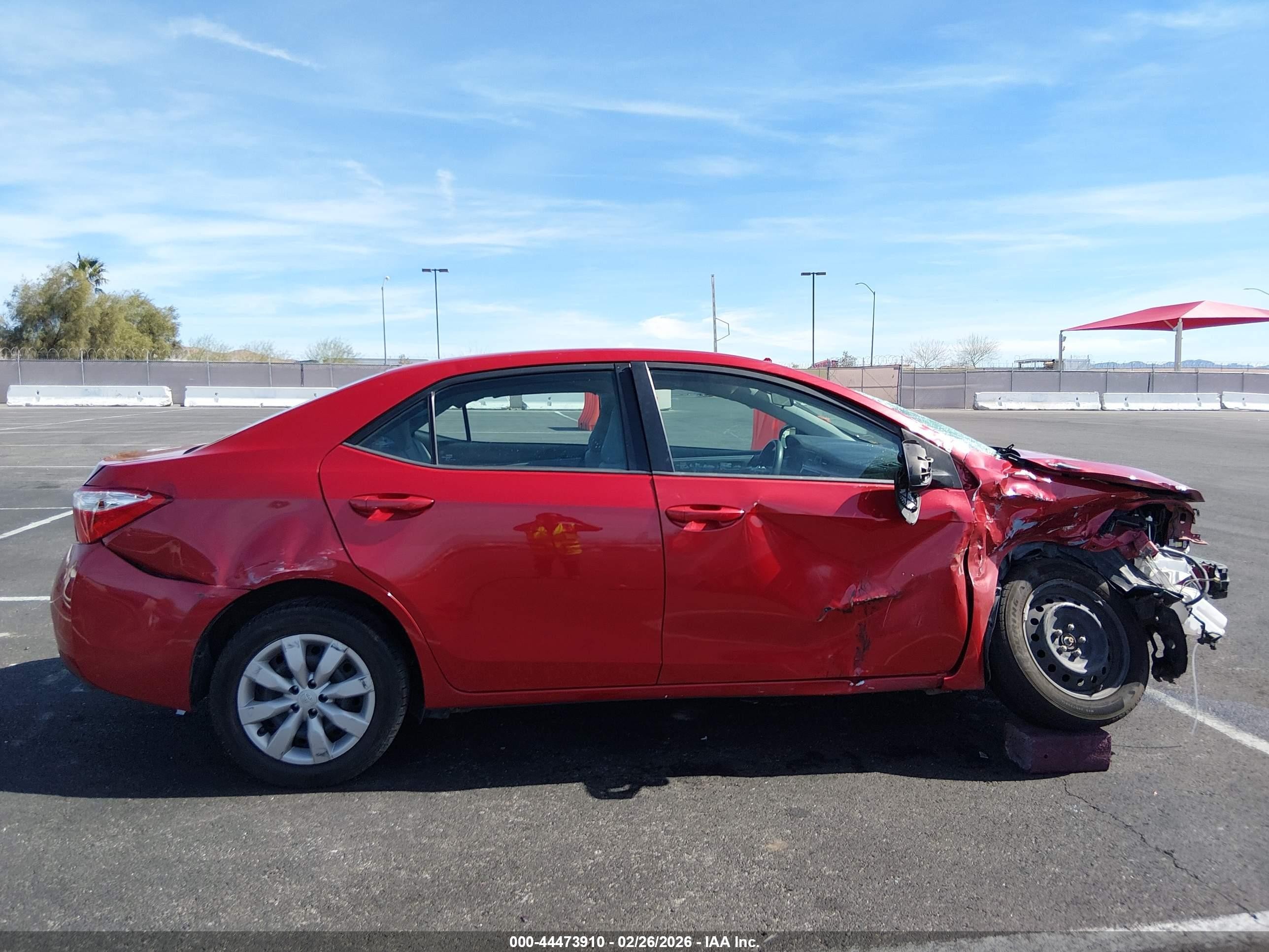 2014 Toyota Corolla Le Red vin: 2T1BURHE0EC152553
