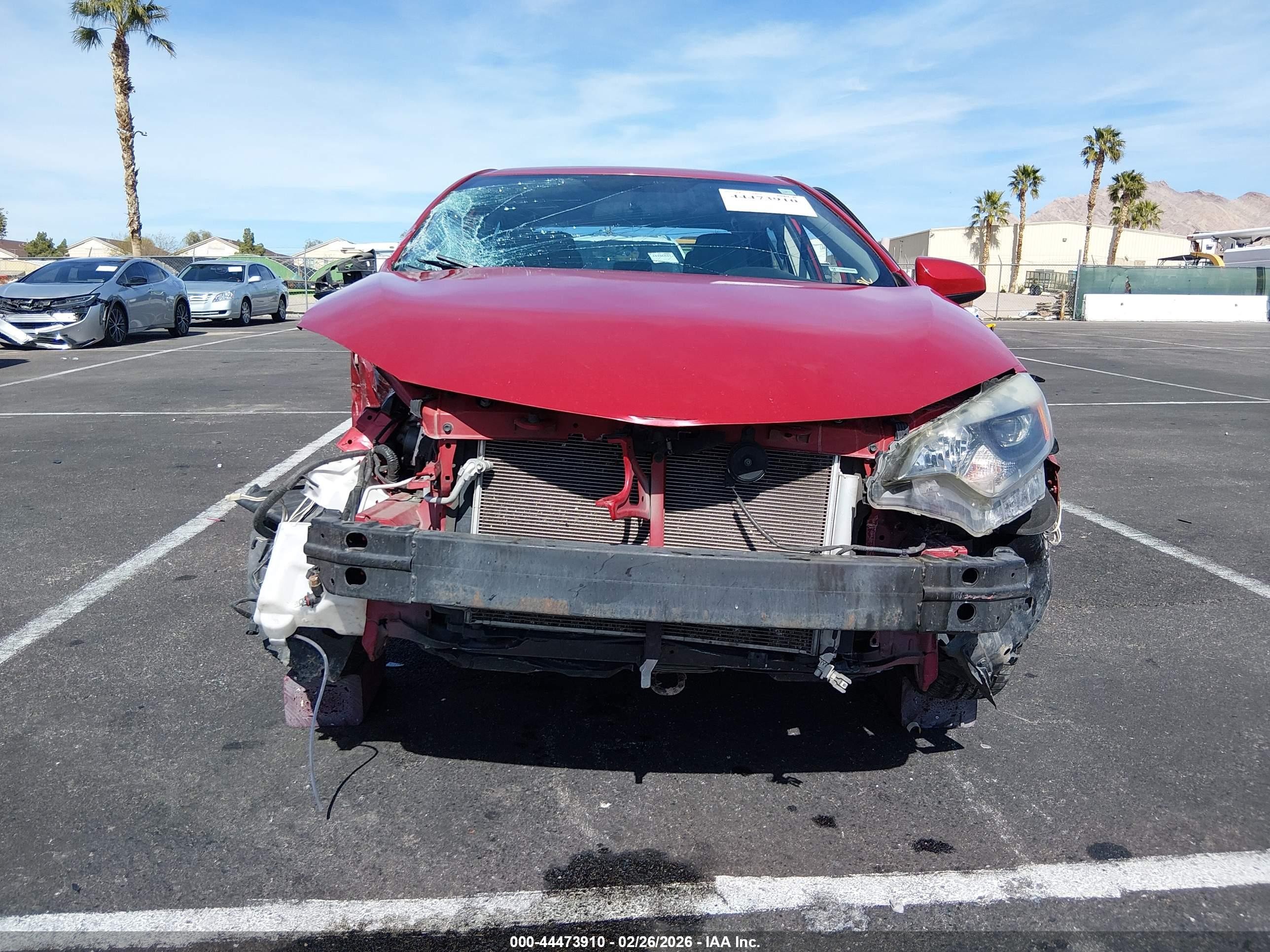 2014 Toyota Corolla Le Red vin: 2T1BURHE0EC152553