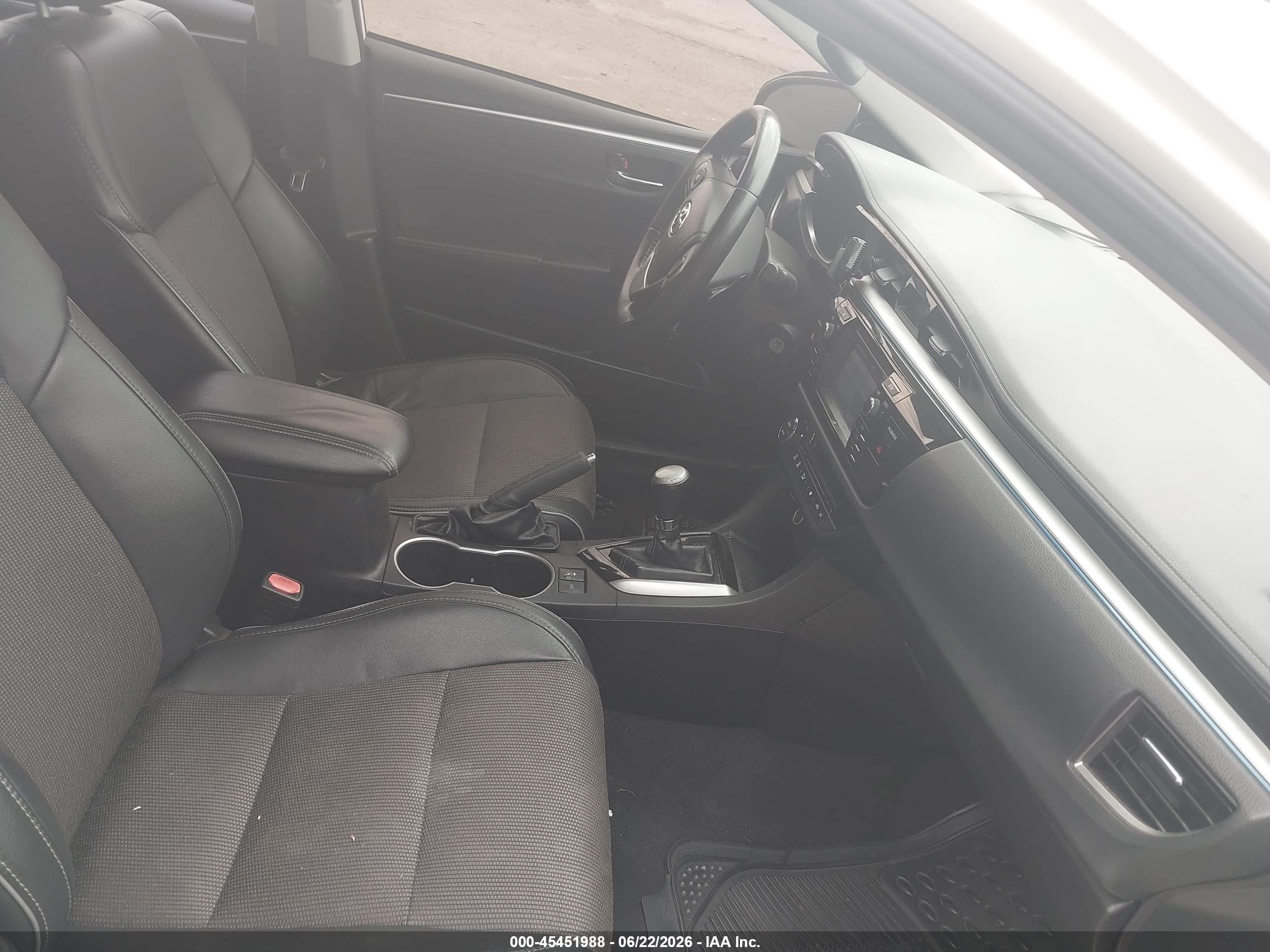 2014 Toyota Corolla S Plus White vin: 2T1BURHE0EC152665