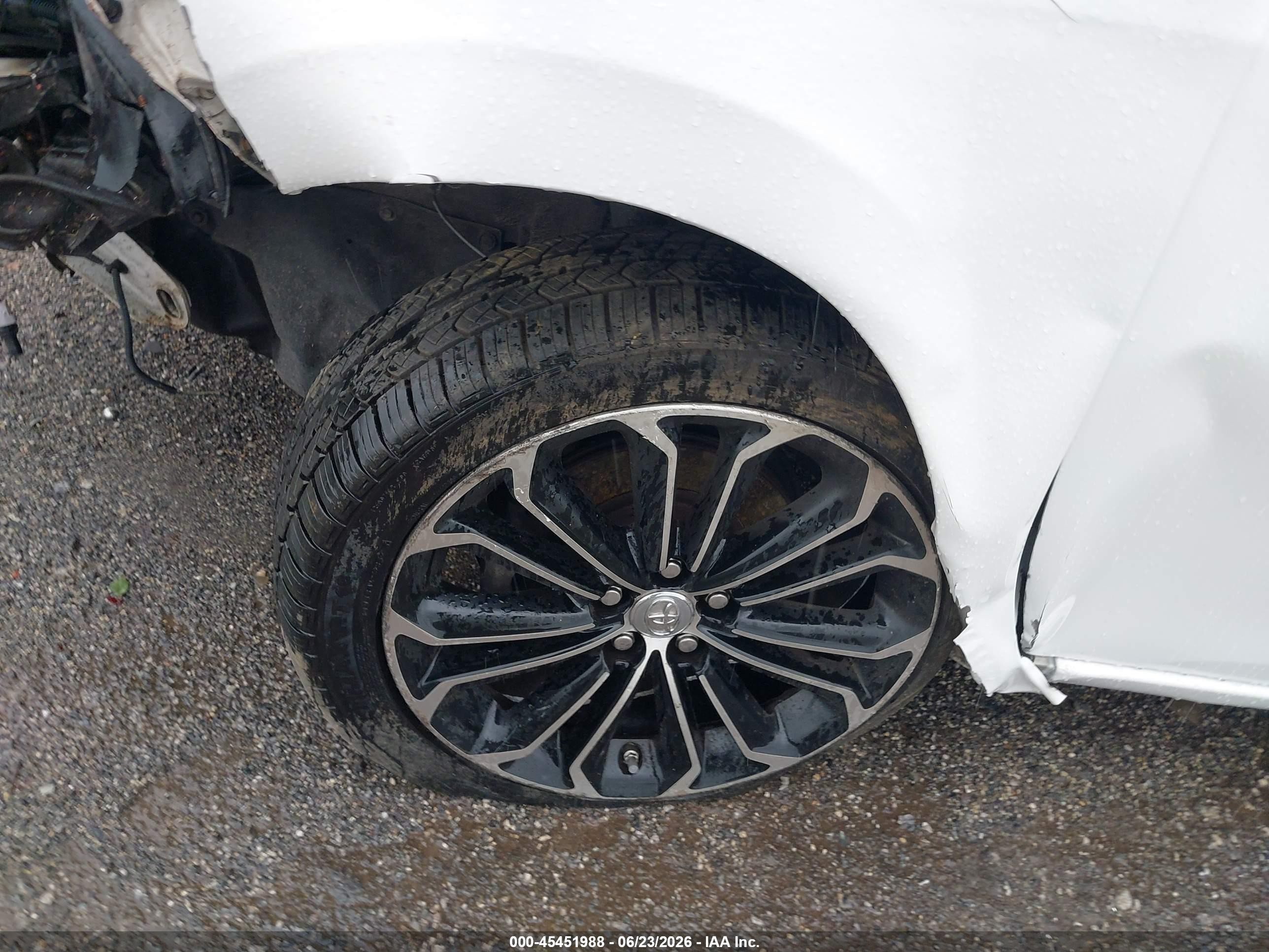 2014 Toyota Corolla S Plus White vin: 2T1BURHE0EC152665