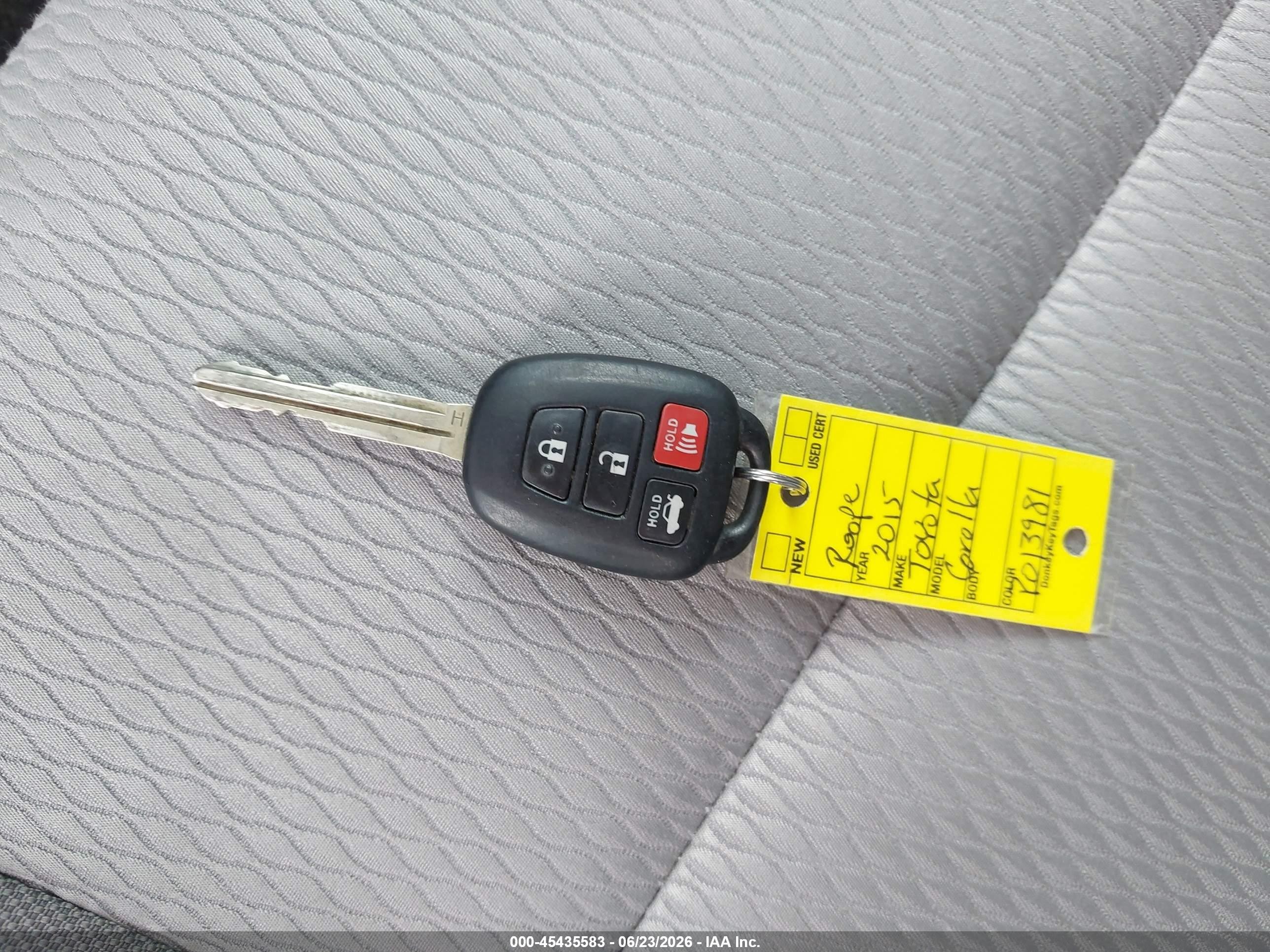 2015 Toyota Corolla Le Red vin: 2T1BURHE0FC231769