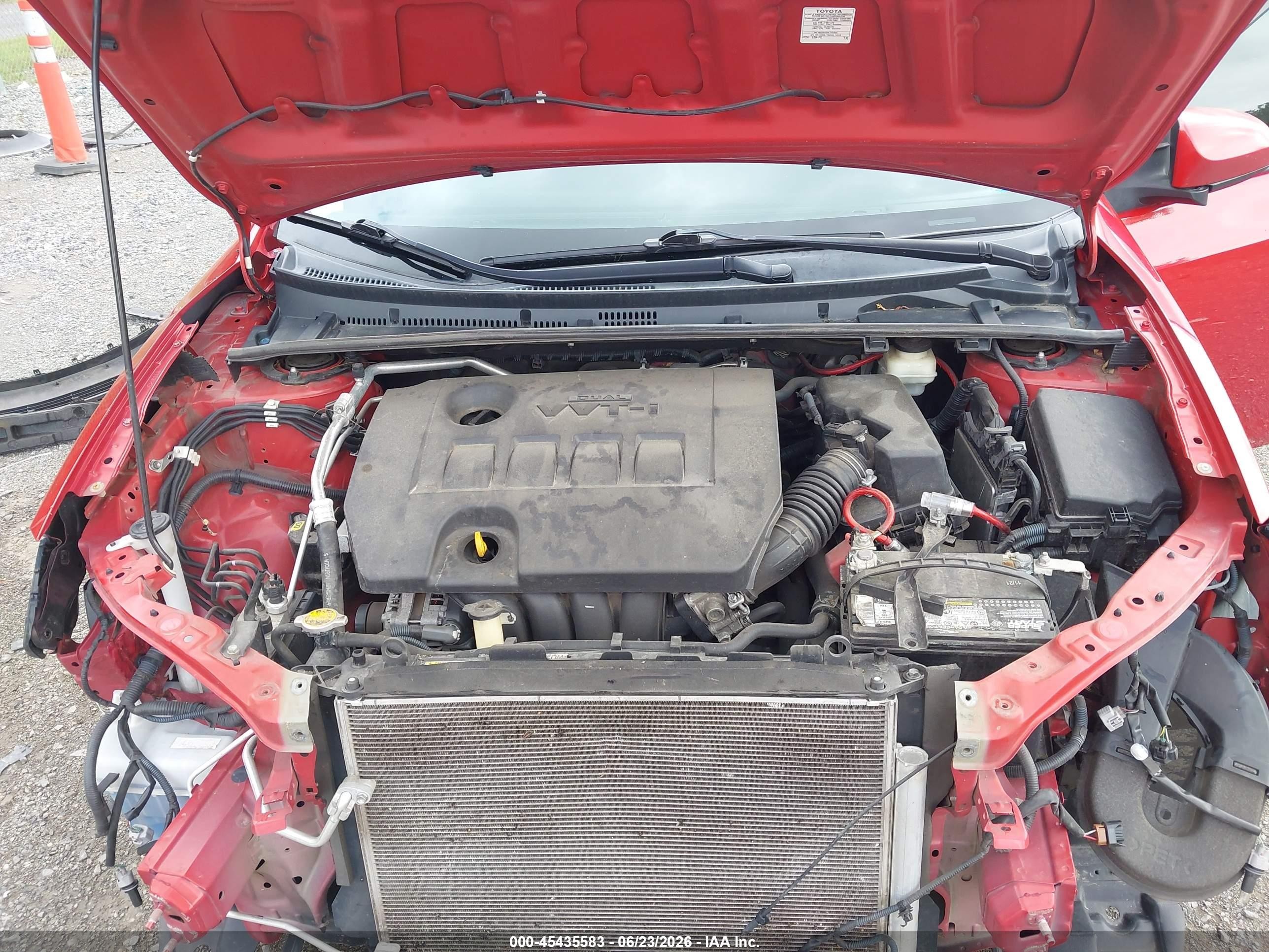 2015 Toyota Corolla Le Red vin: 2T1BURHE0FC231769