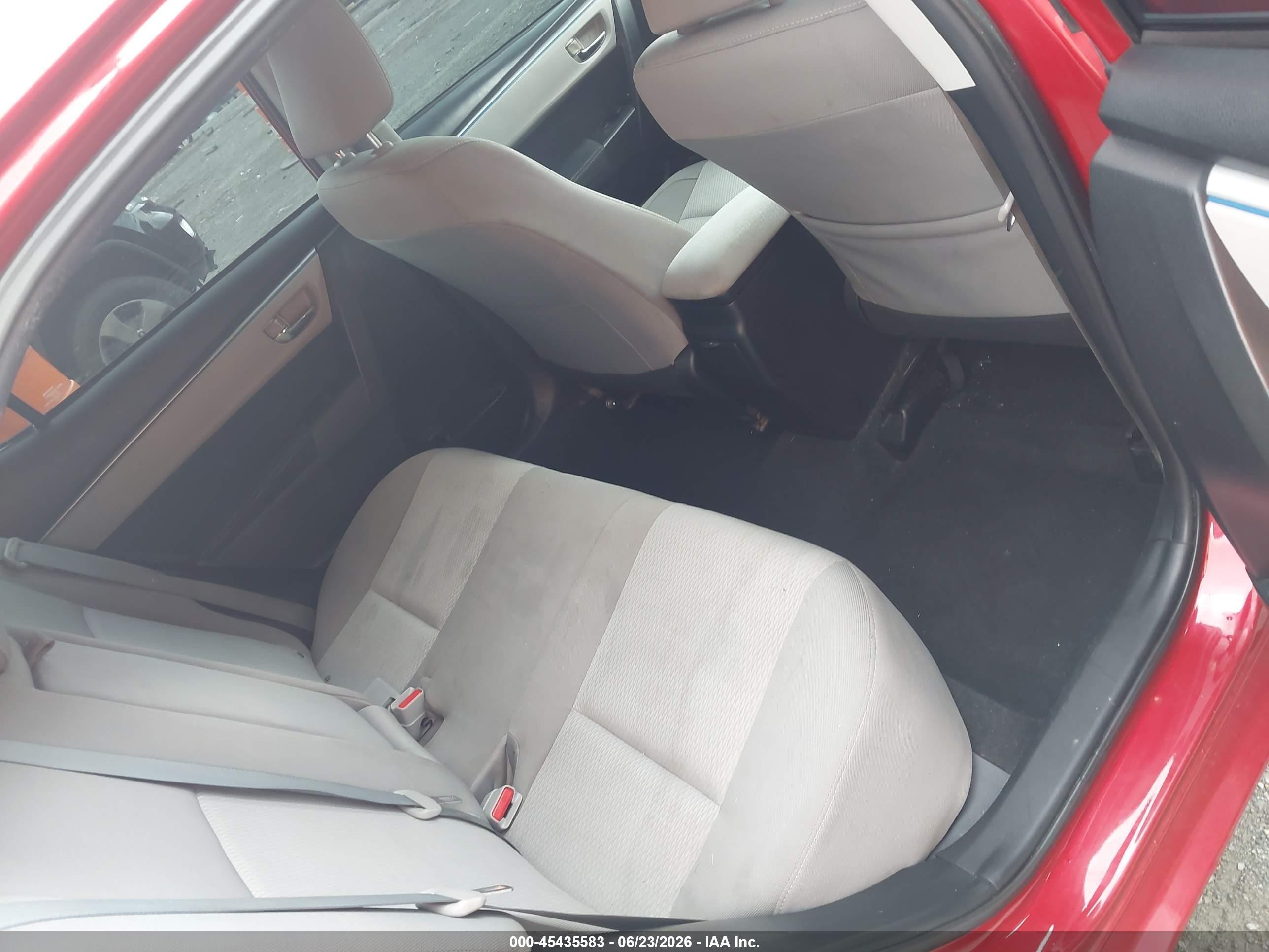 2015 Toyota Corolla Le Red vin: 2T1BURHE0FC231769