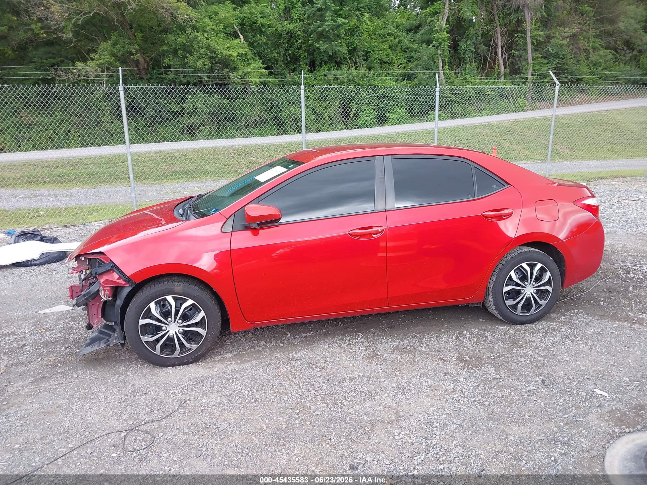 2015 Toyota Corolla Le Red vin: 2T1BURHE0FC231769