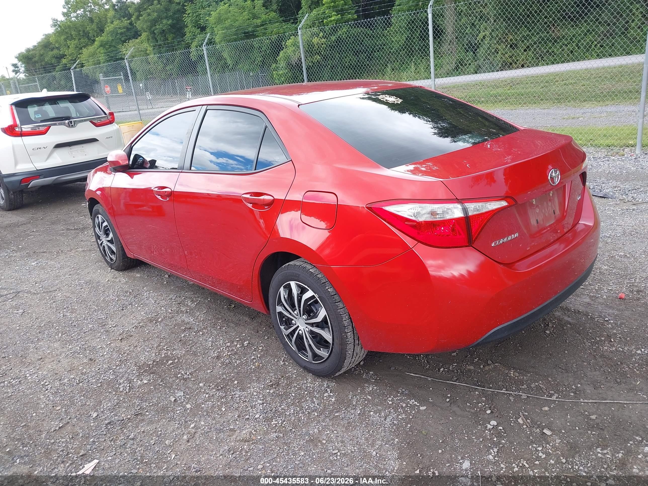 2015 Toyota Corolla Le Red vin: 2T1BURHE0FC231769
