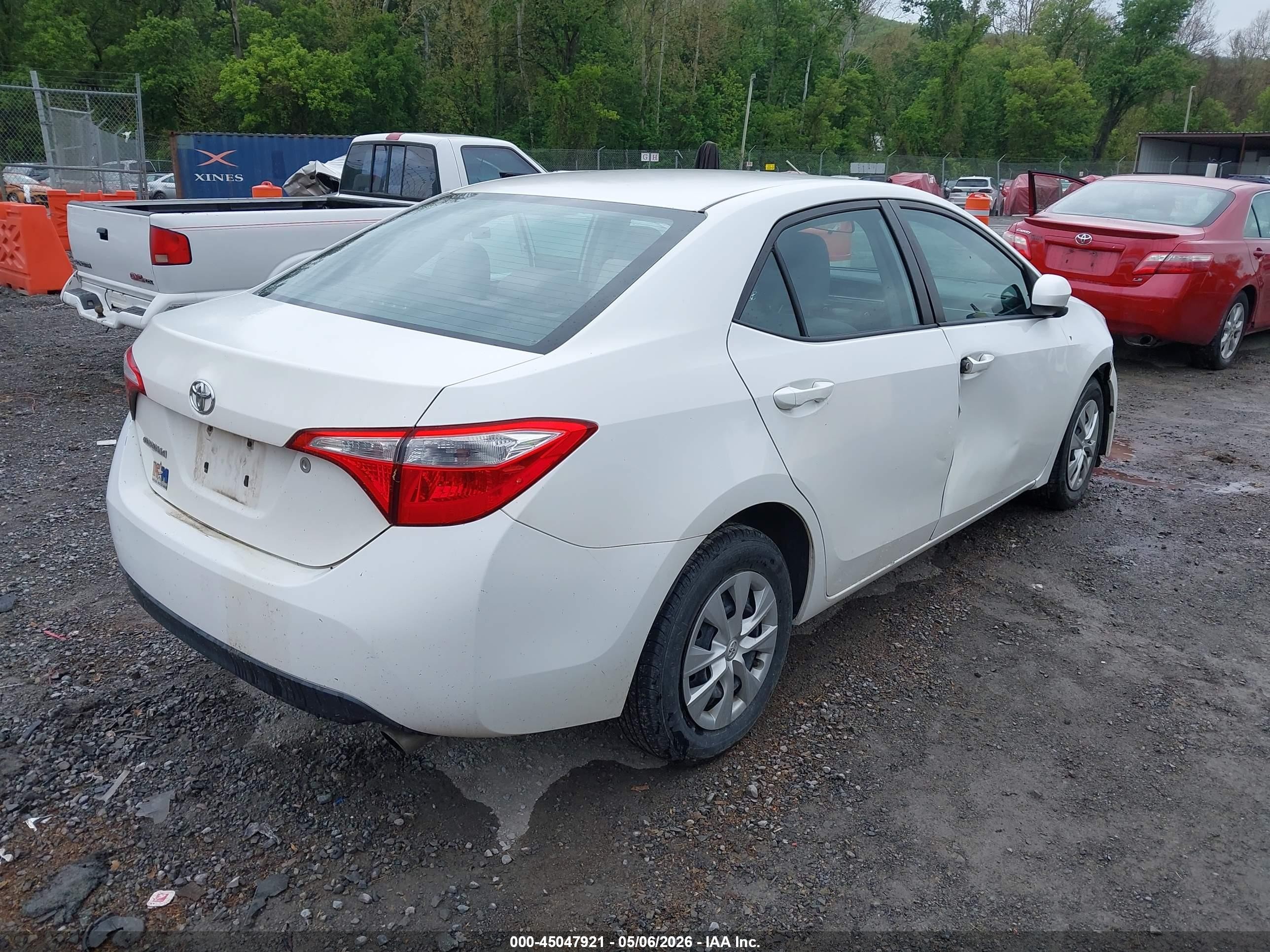 2015 Toyota Corolla L White vin: 2T1BURHE0FC233425