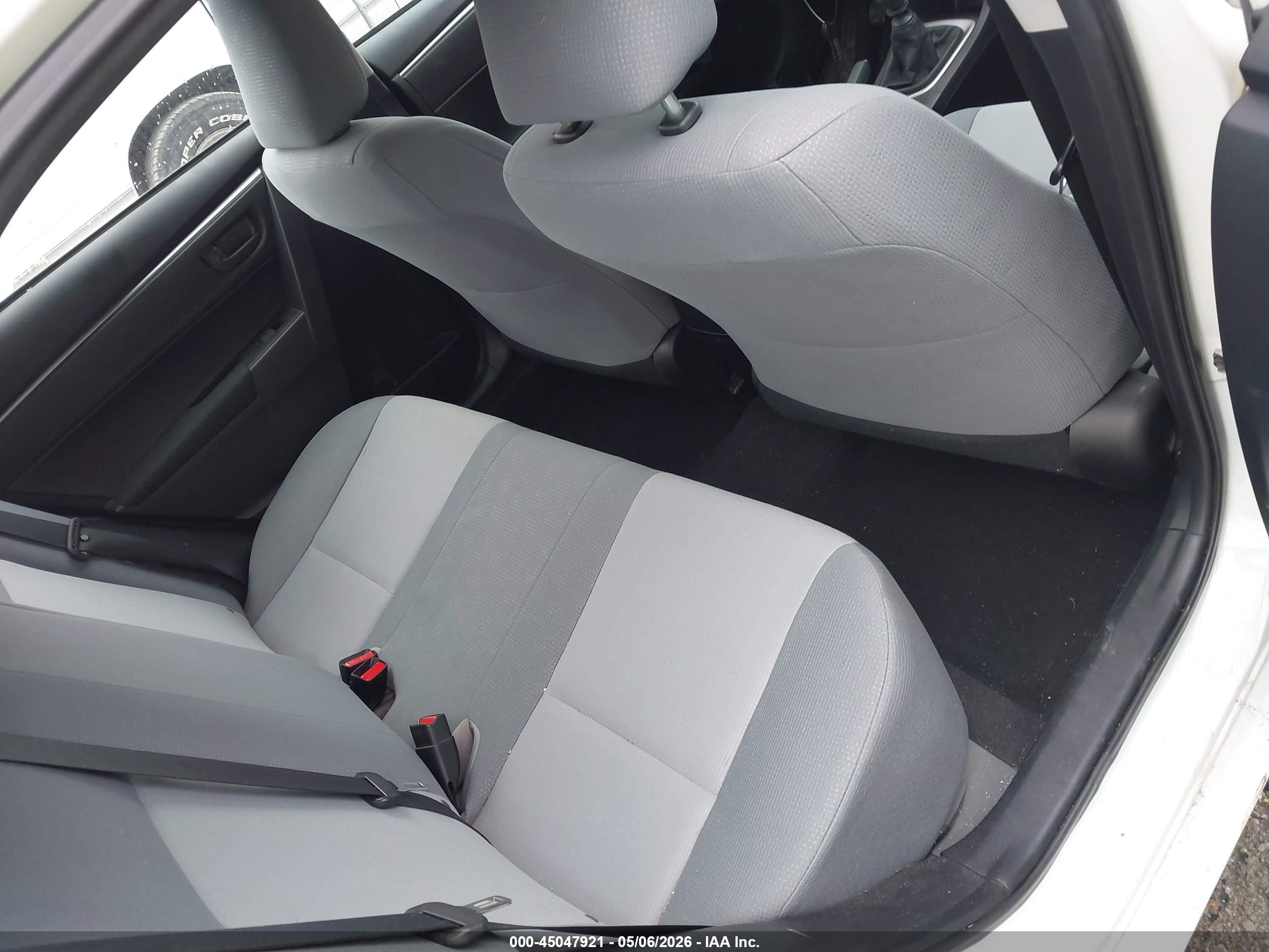 2015 Toyota Corolla L White vin: 2T1BURHE0FC233425