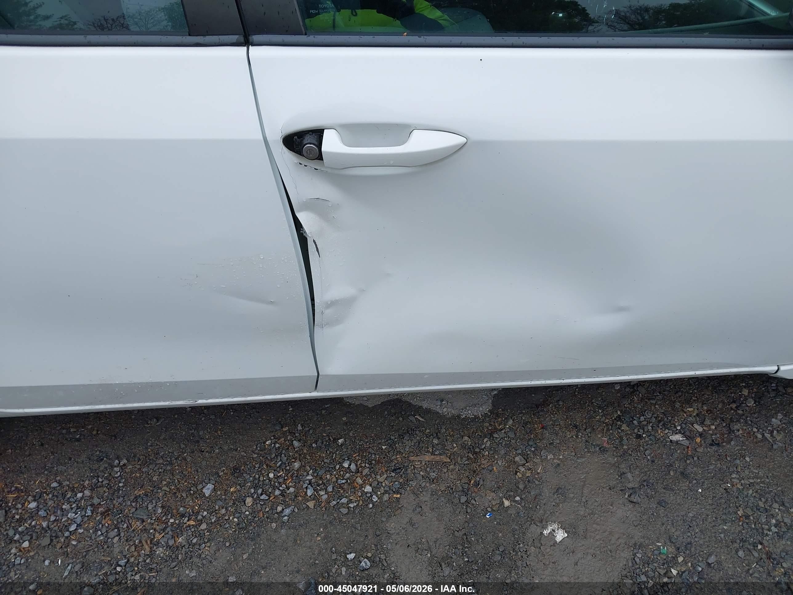 2015 Toyota Corolla L White vin: 2T1BURHE0FC233425
