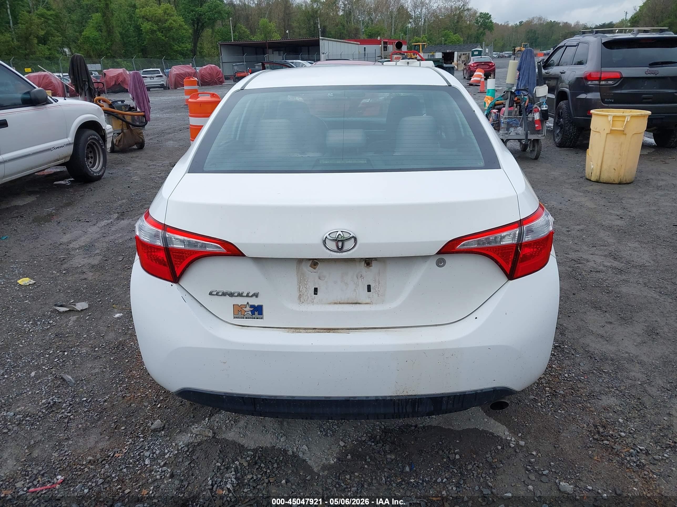 2015 Toyota Corolla L White vin: 2T1BURHE0FC233425