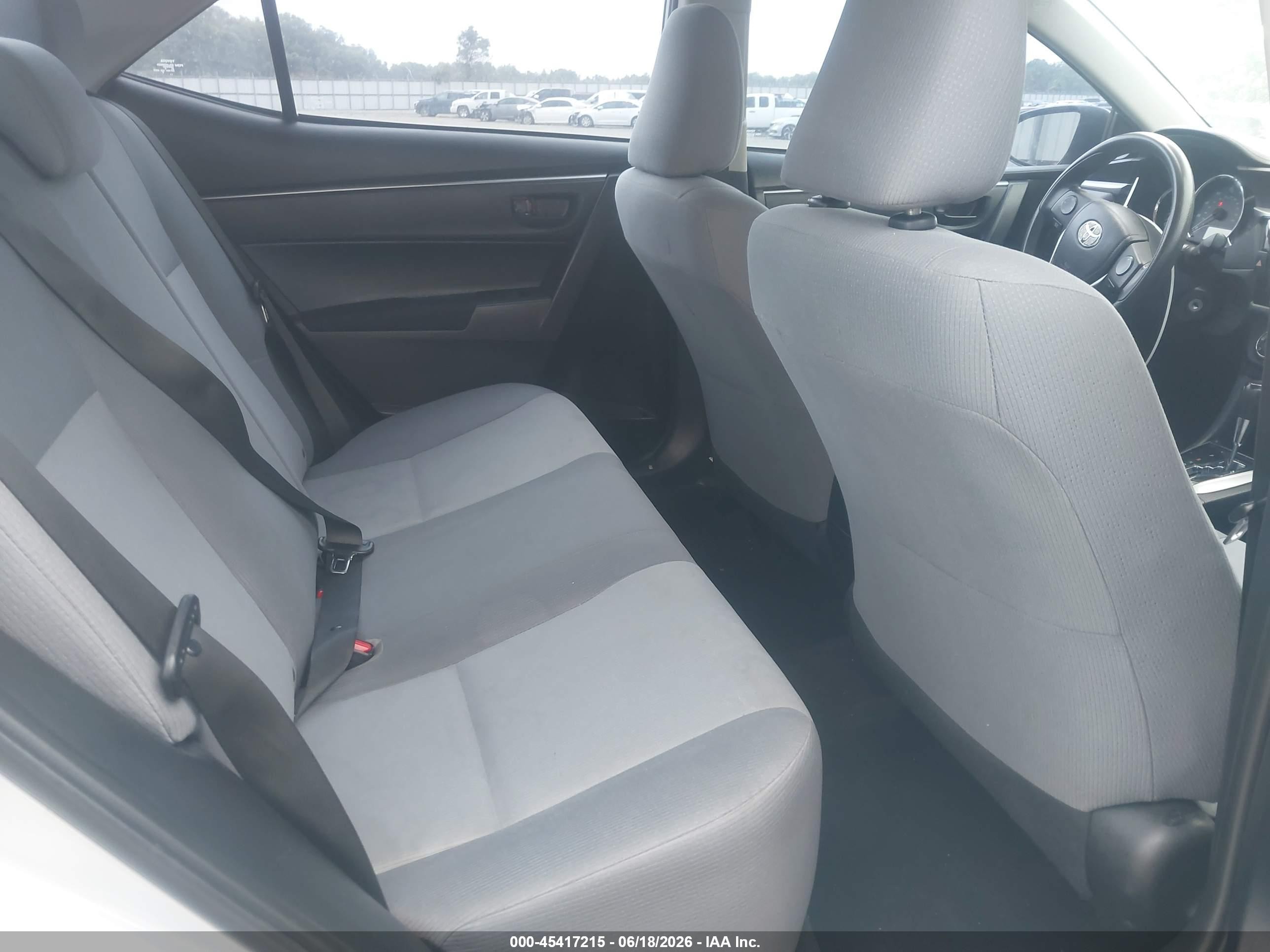 2015 Toyota Corolla L Silver vin: 2T1BURHE0FC255179
