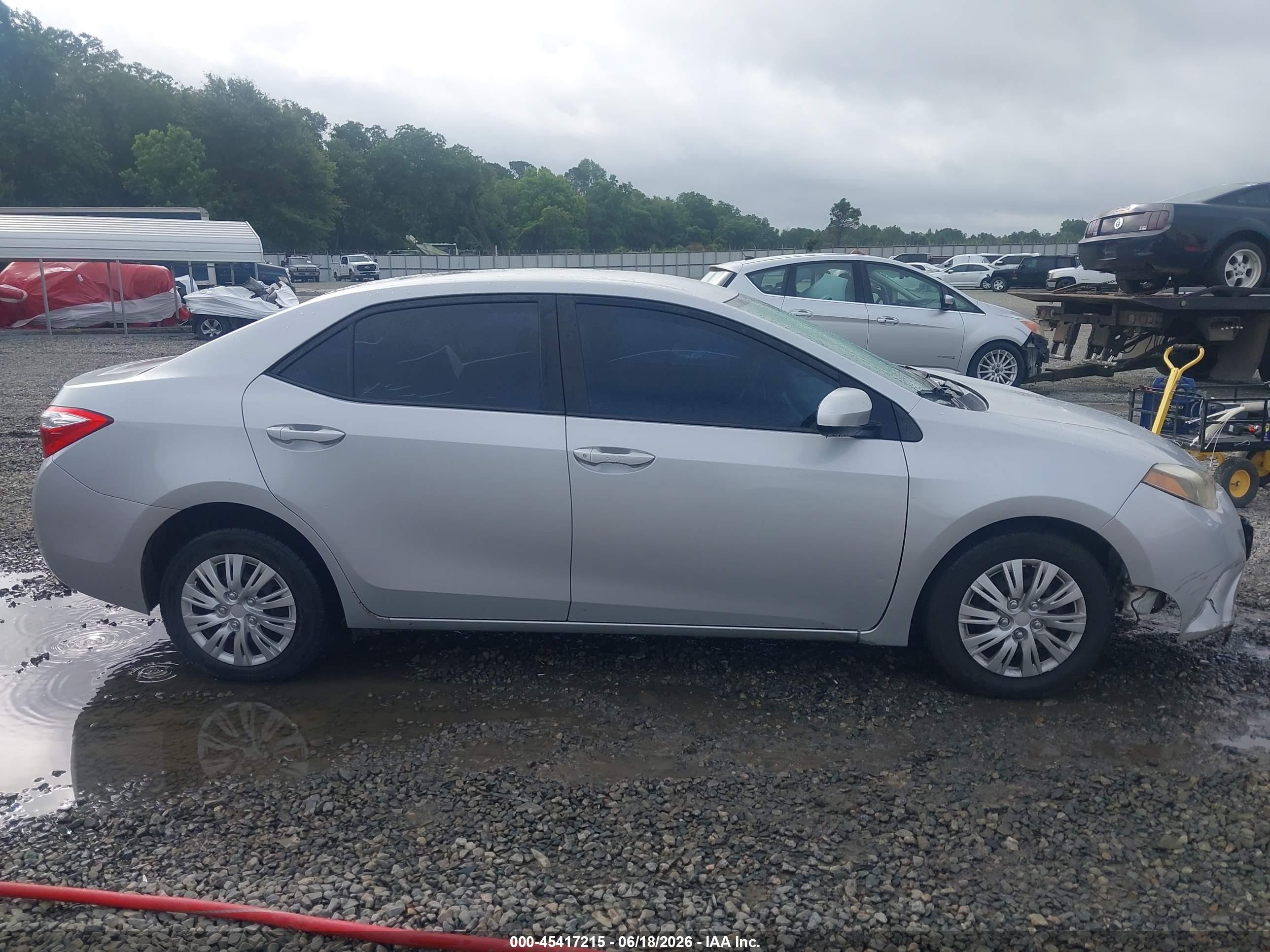 2015 Toyota Corolla L Silver vin: 2T1BURHE0FC255179