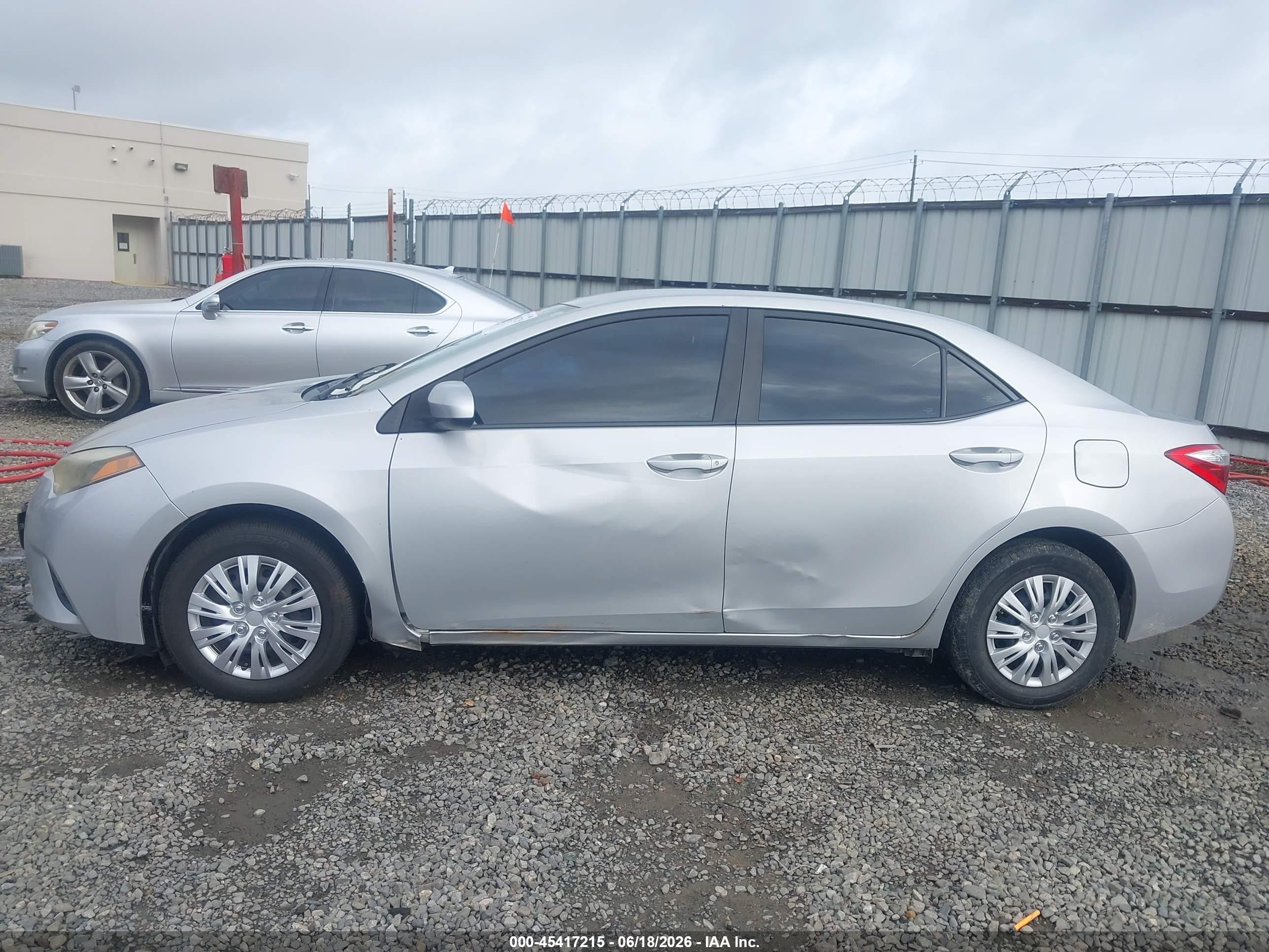 2015 Toyota Corolla L Silver vin: 2T1BURHE0FC255179