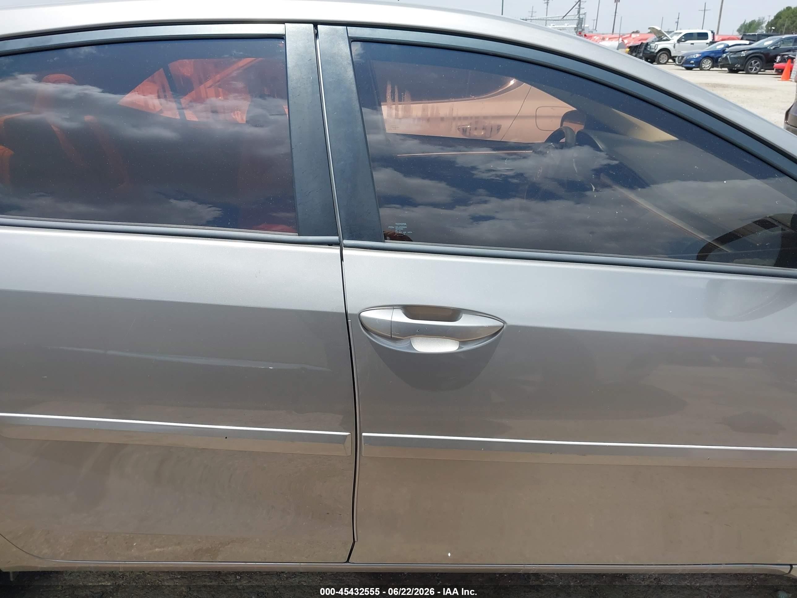 2015 Toyota Corolla Le Plus Gray vin: 2T1BURHE0FC268630