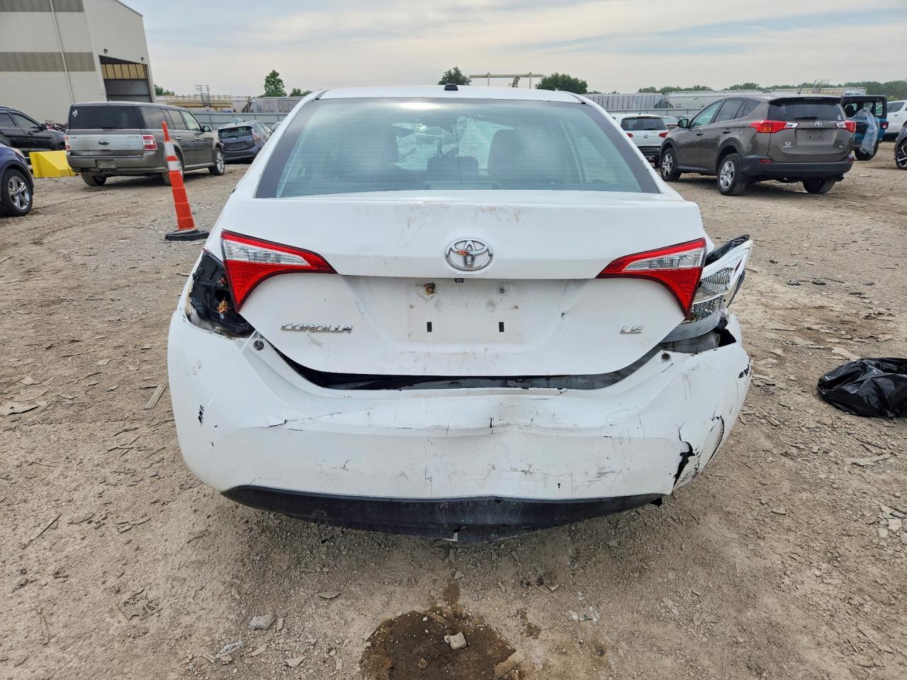 2015 Toyota Corolla Le Premium Белый vin: 2T1BURHE0FC269504