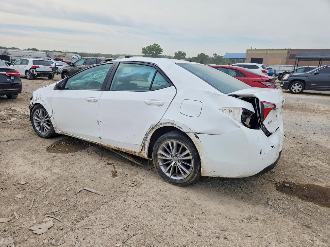 2015 Toyota Corolla Le Premium Белый vin: 2T1BURHE0FC269504