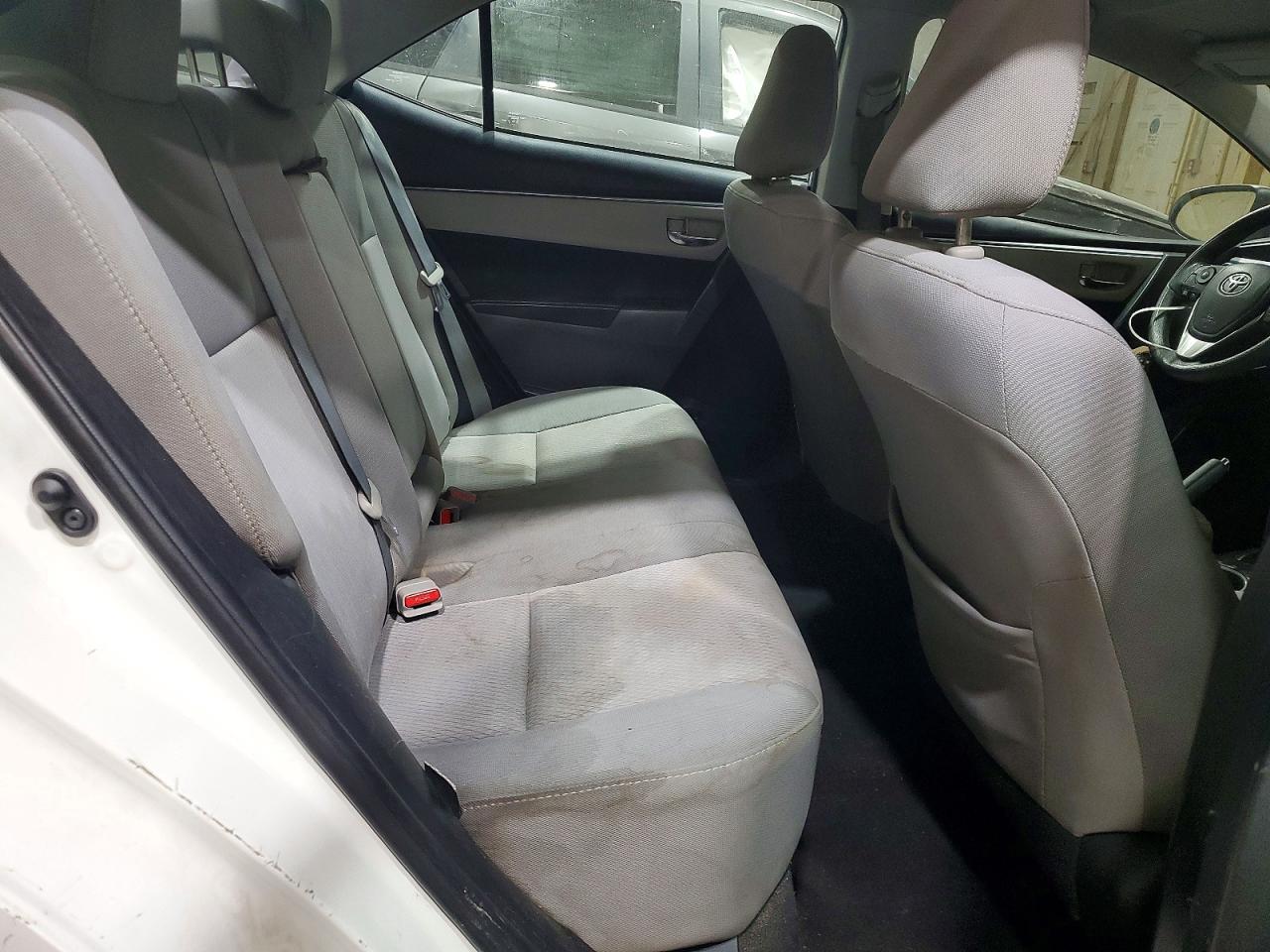 2015 Toyota Corolla Le White vin: 2T1BURHE0FC272970