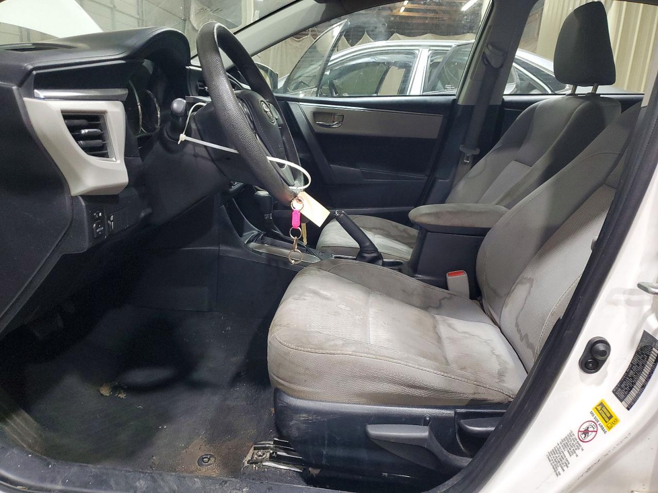 2015 Toyota Corolla Le White vin: 2T1BURHE0FC272970