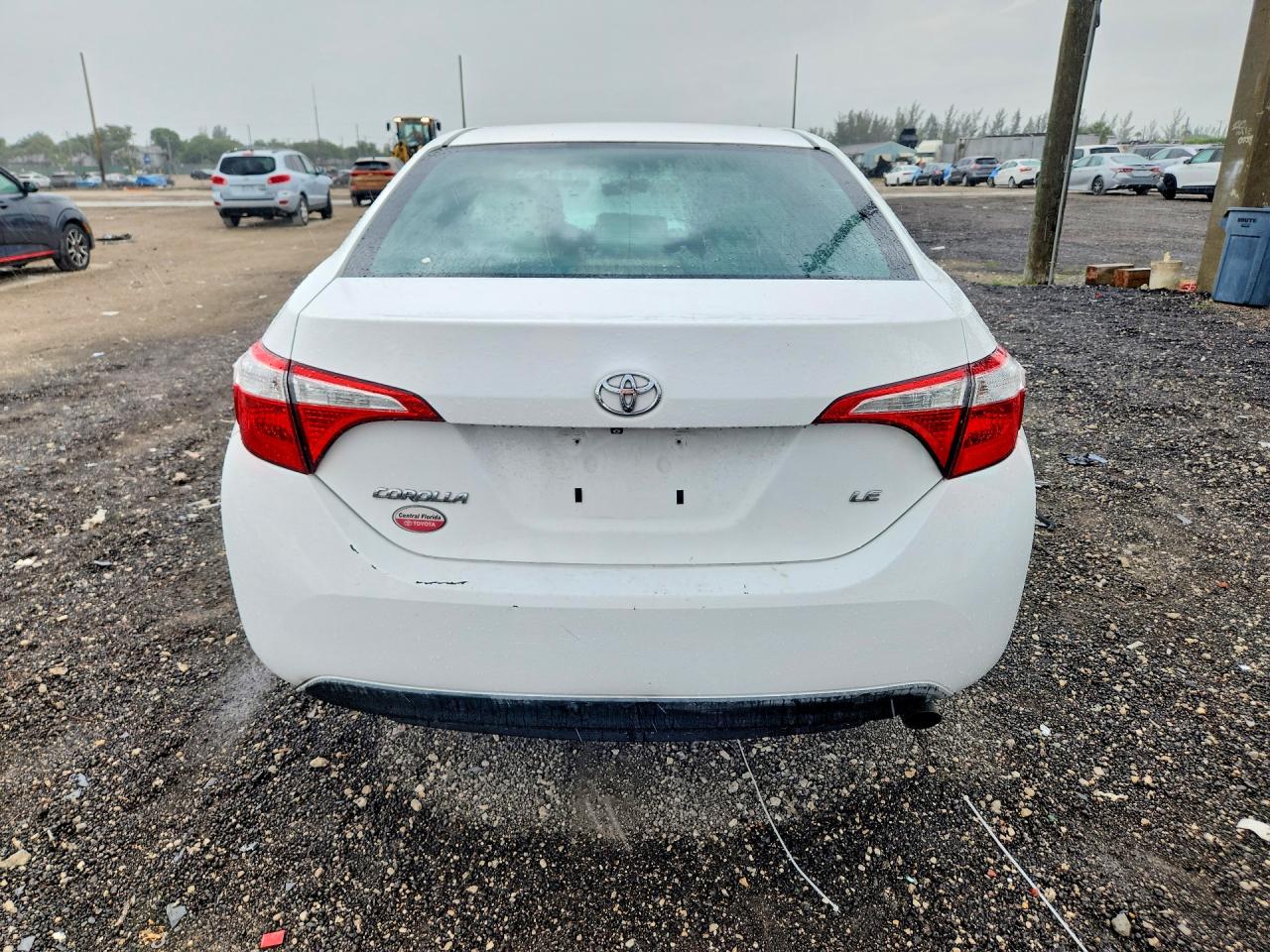 2015 Toyota Corolla Le White vin: 2T1BURHE0FC288053