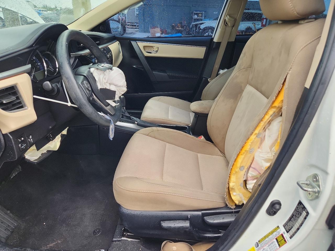 2015 Toyota Corolla Le White vin: 2T1BURHE0FC288053