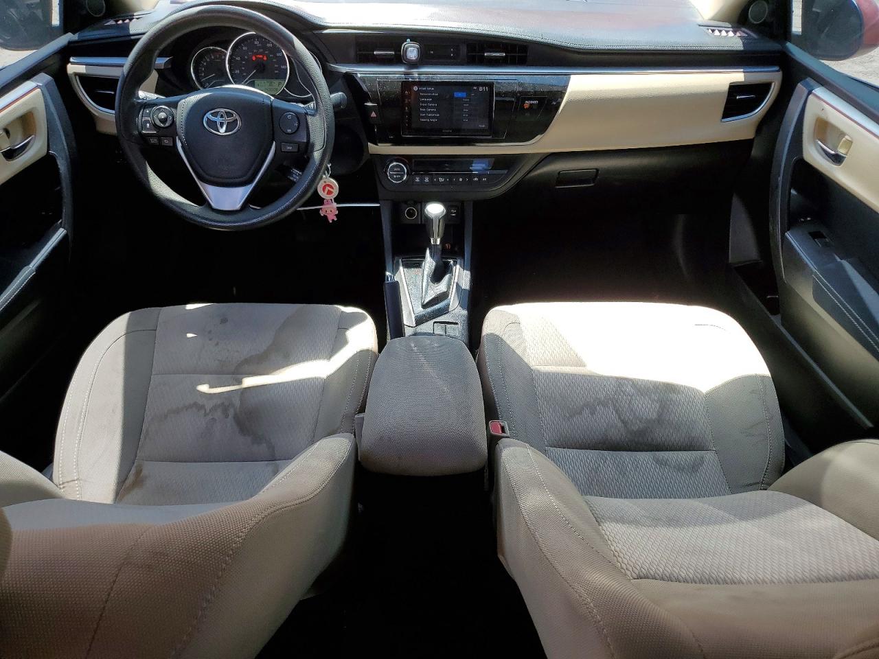 2015 Toyota Corolla Le Red vin: 2T1BURHE0FC308737