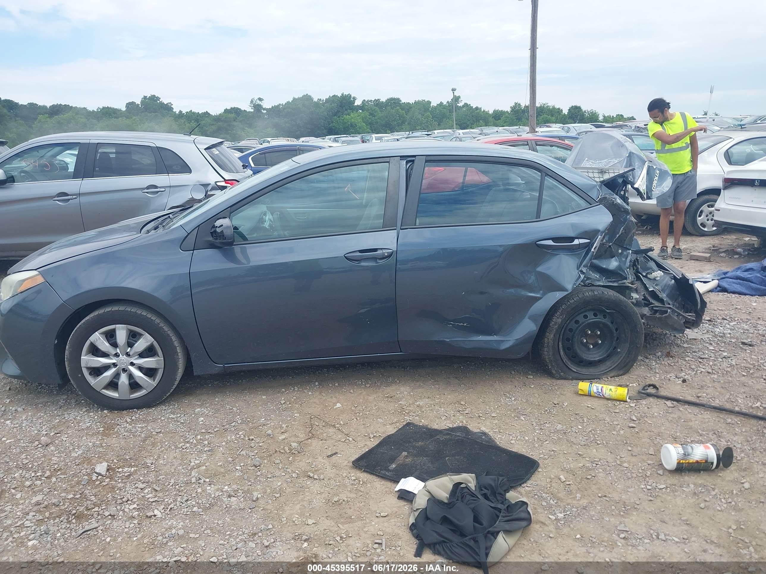2015 Toyota Corolla Le Blue vin: 2T1BURHE0FC321200