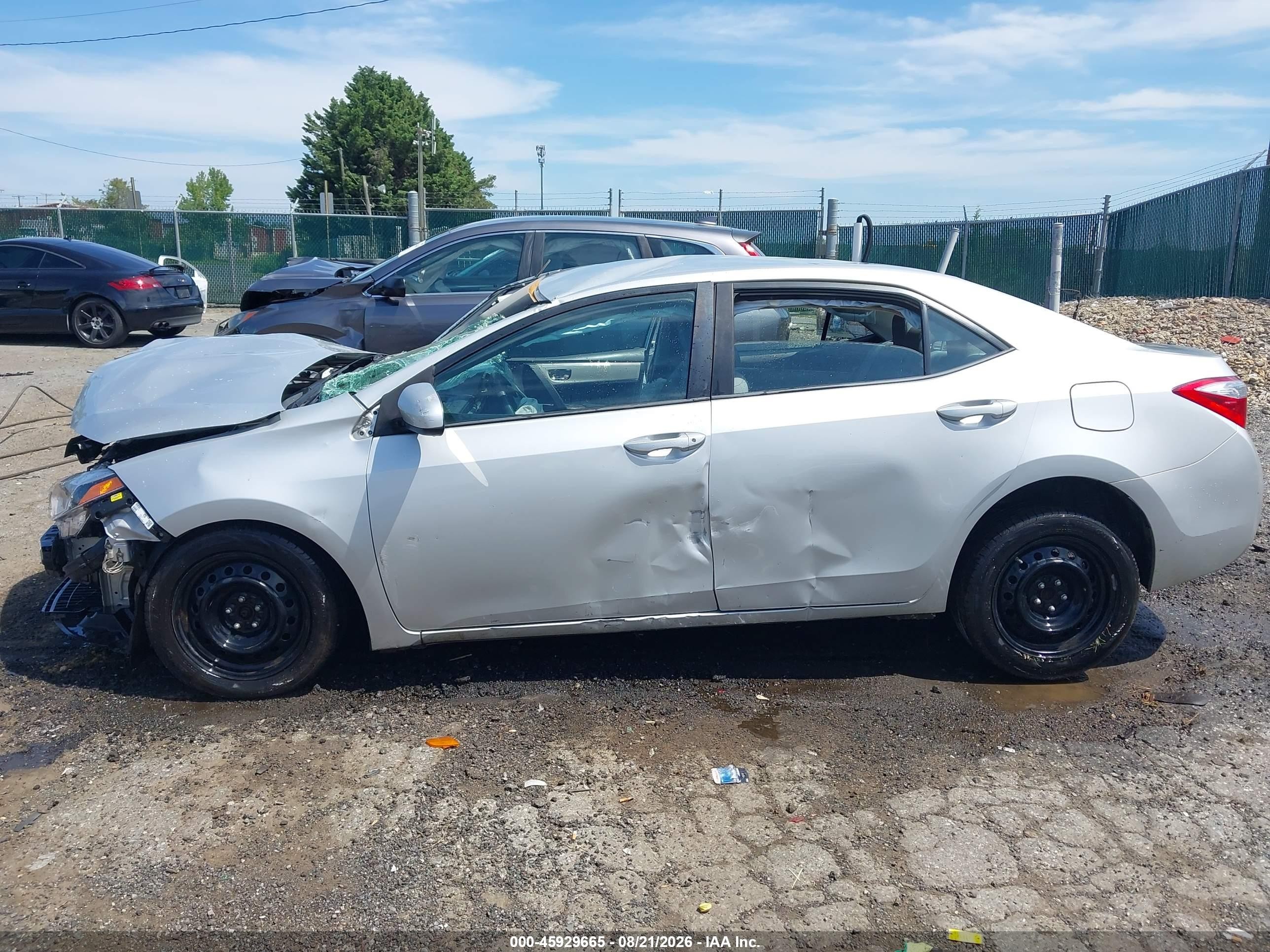 2015 Toyota Corolla Le Silver vin: 2T1BURHE0FC324548