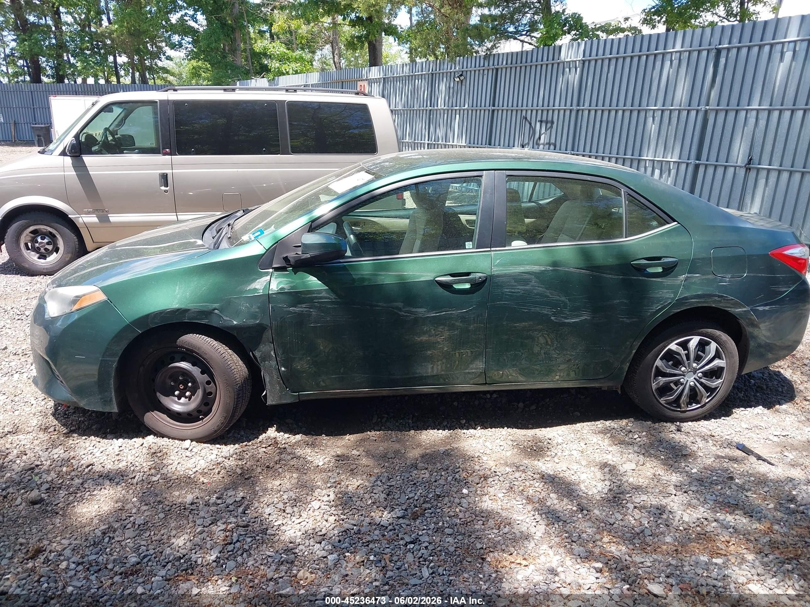 2015 Toyota Corolla Le Green vin: 2T1BURHE0FC336540
