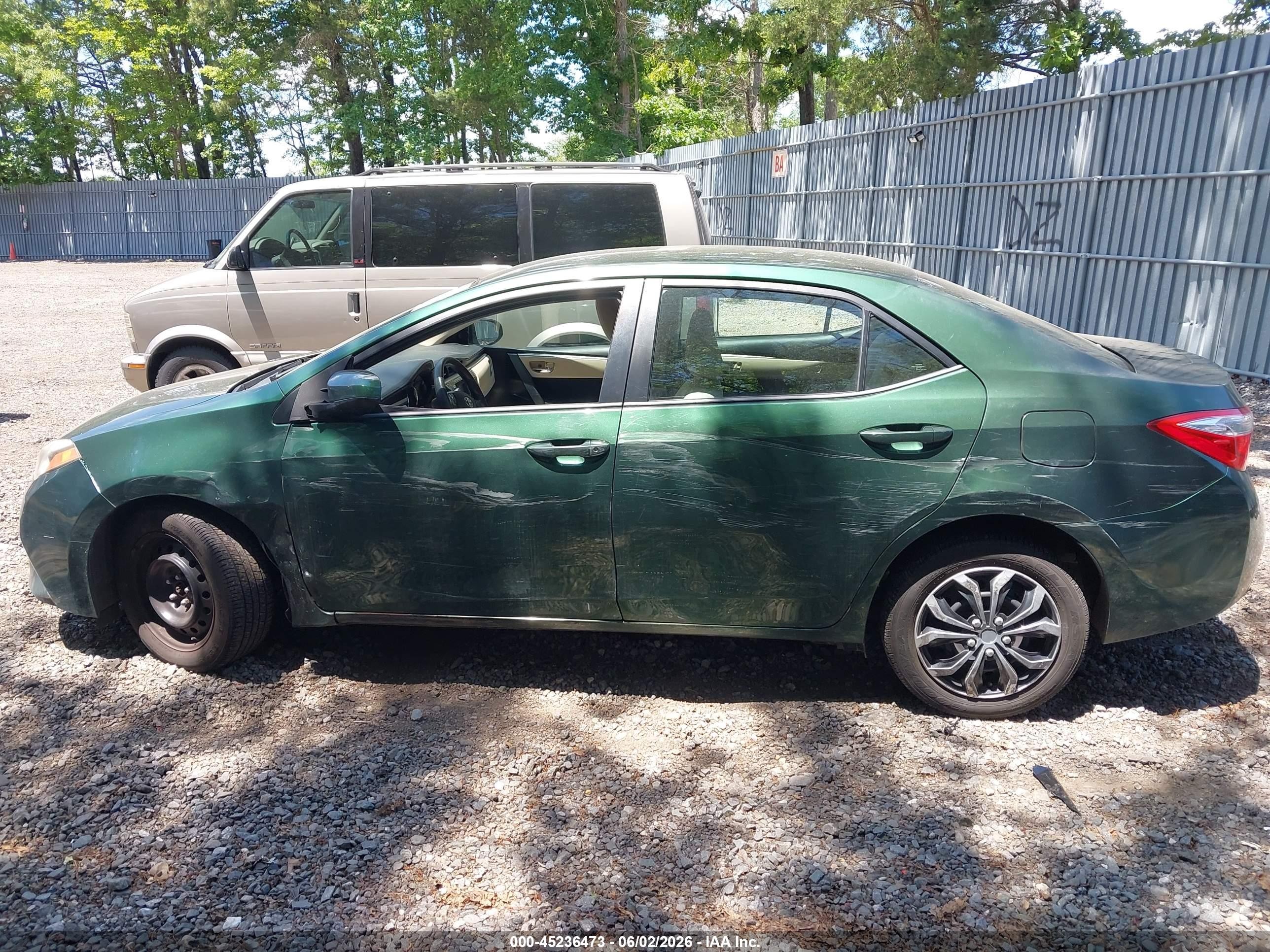 2015 Toyota Corolla Le Green vin: 2T1BURHE0FC336540