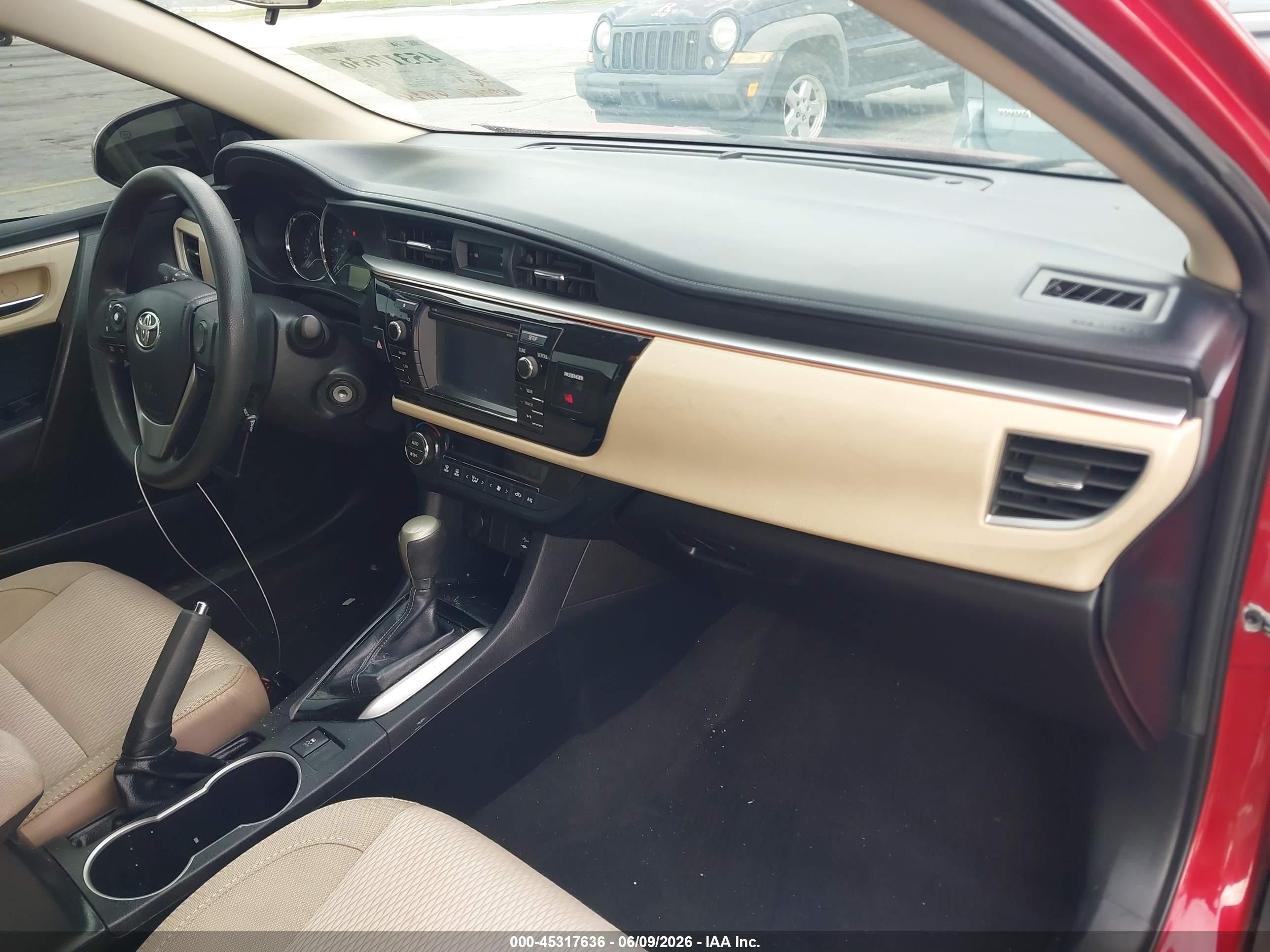 2015 Toyota Corolla Le Red vin: 2T1BURHE0FC349272