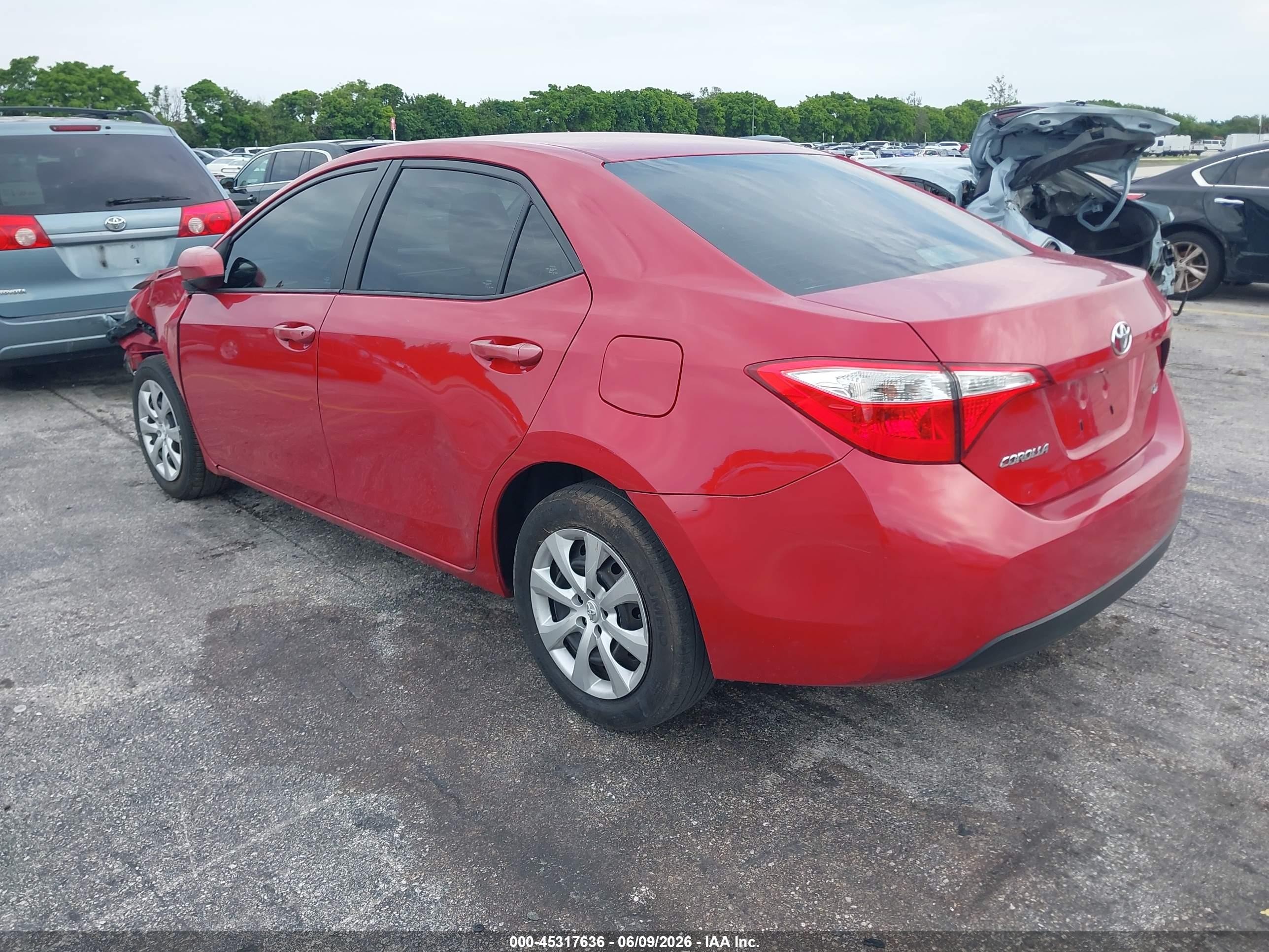 2015 Toyota Corolla Le Red vin: 2T1BURHE0FC349272