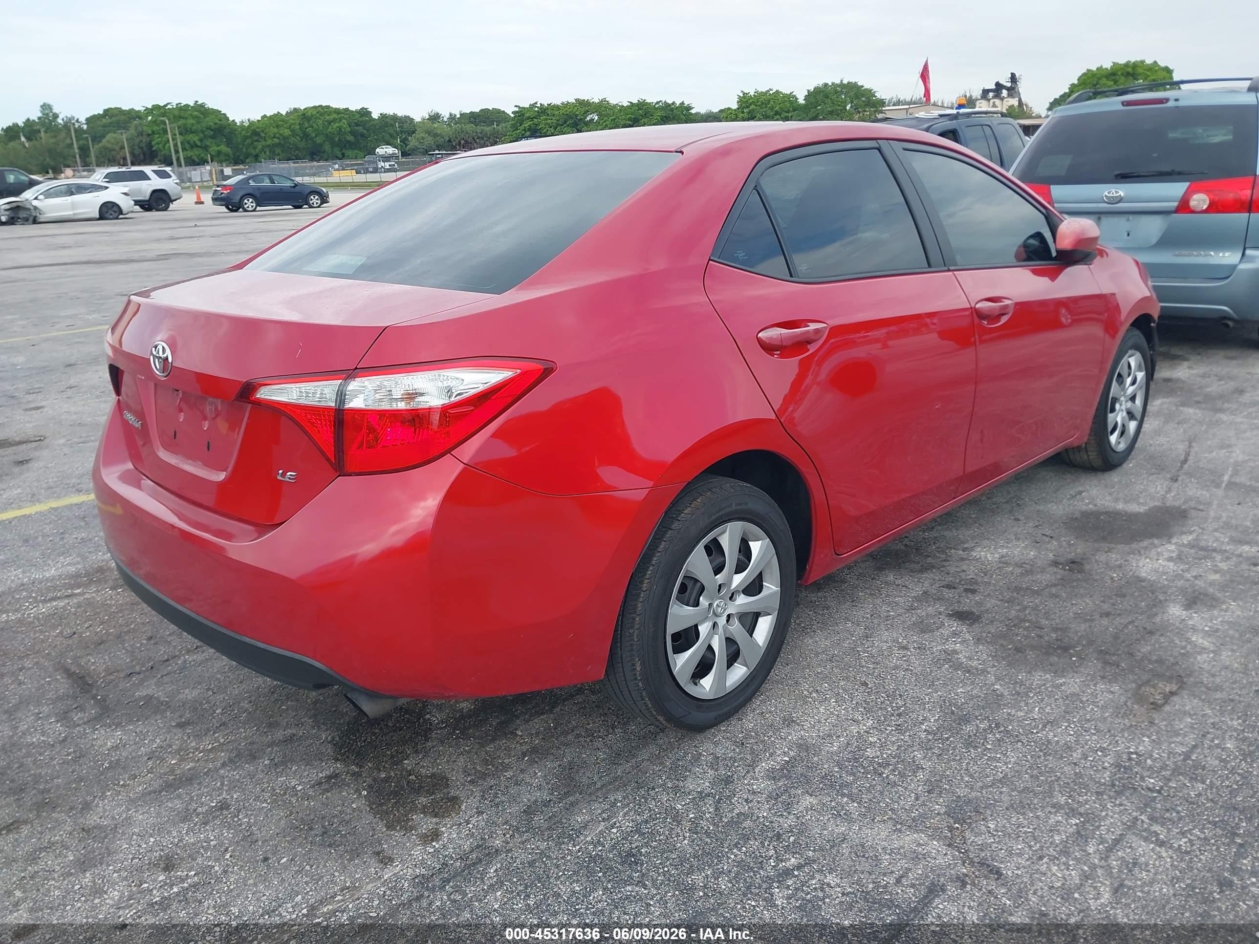 2015 Toyota Corolla Le Red vin: 2T1BURHE0FC349272
