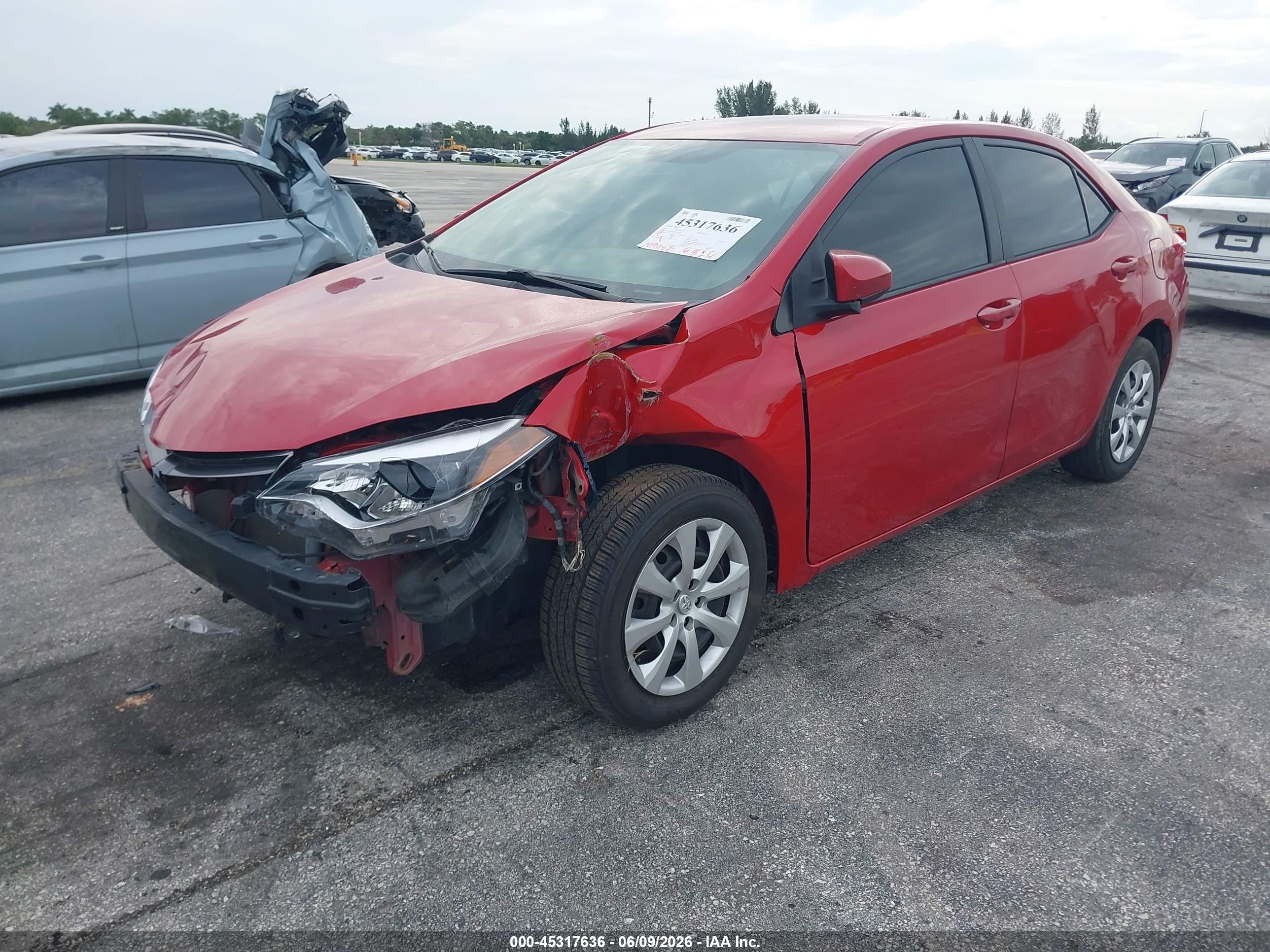 2015 Toyota Corolla Le Red vin: 2T1BURHE0FC349272