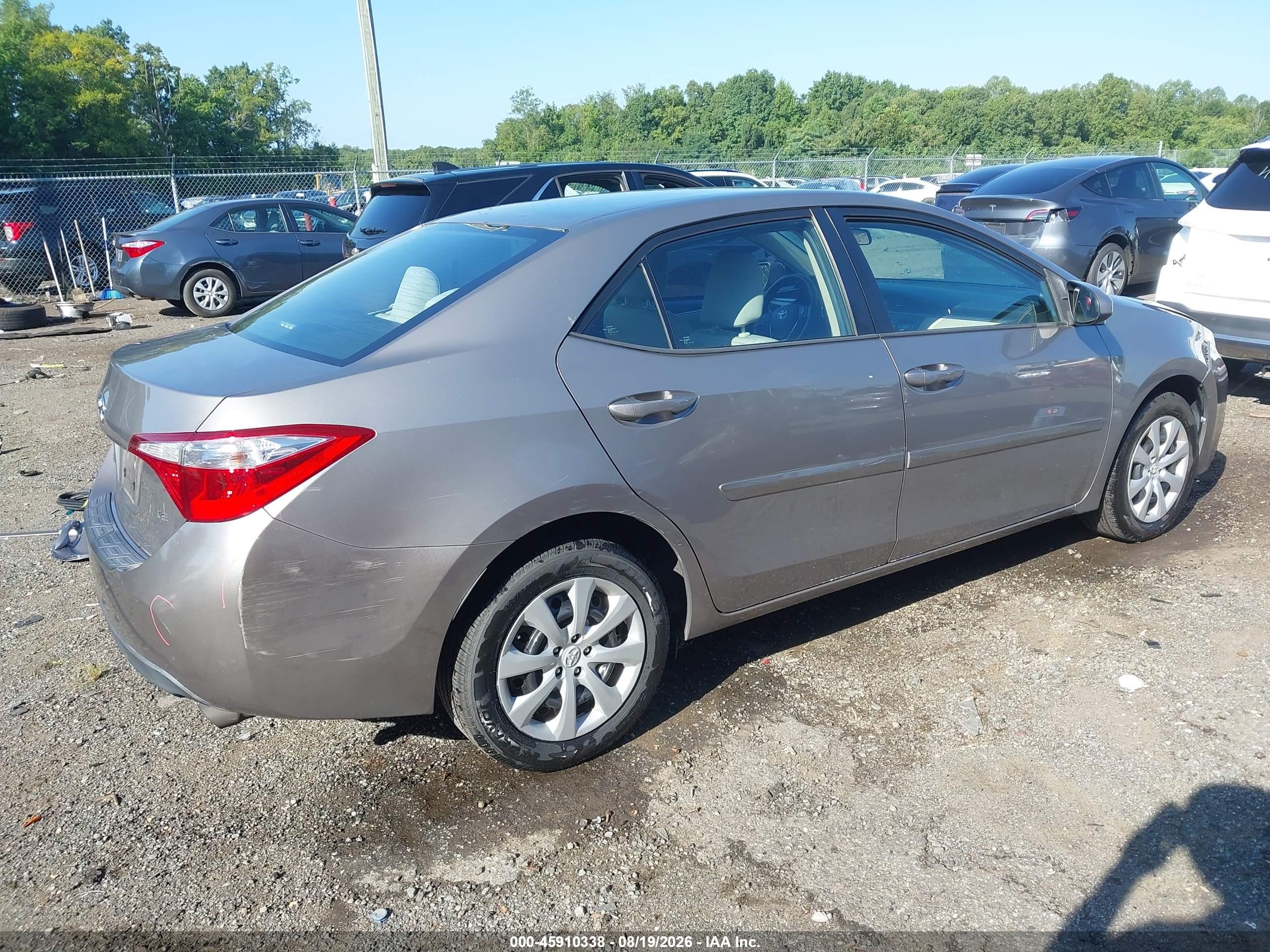 2015 Toyota Corolla Le Brown vin: 2T1BURHE0FC386483