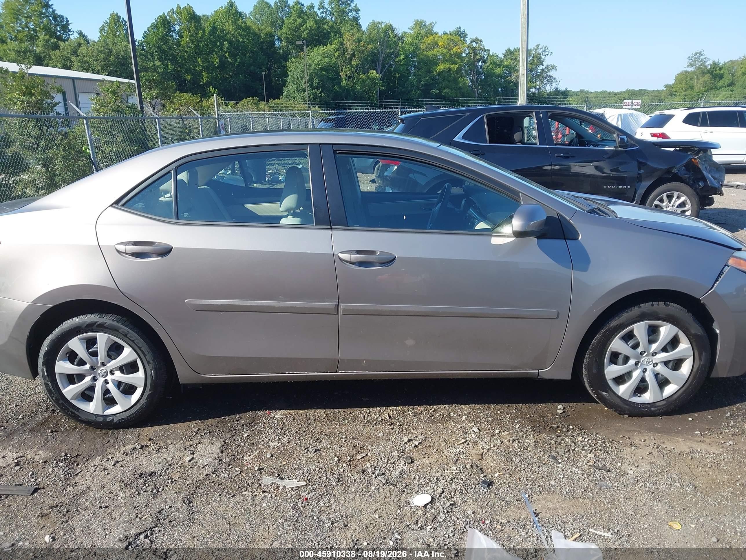 2015 Toyota Corolla Le Brown vin: 2T1BURHE0FC386483