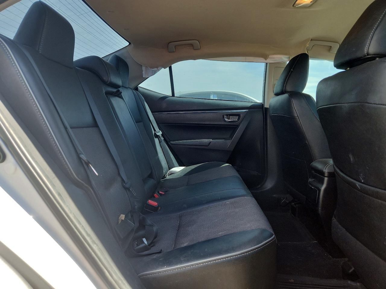 2015 Toyota Corolla S Plus Silver vin: 2T1BURHE0FC386838