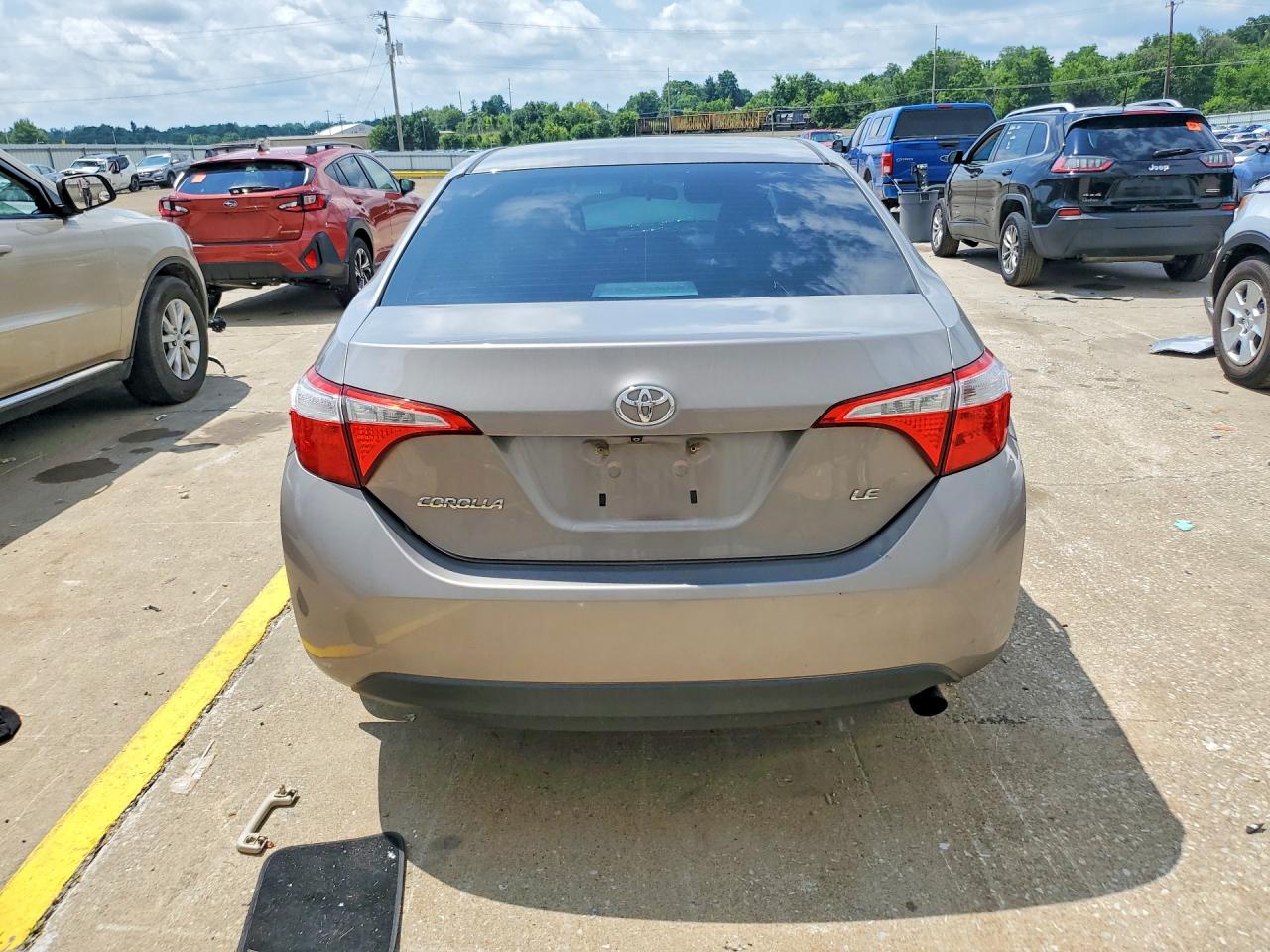2015 Toyota Corilla Silver vin: 2T1BURHE0FC402343