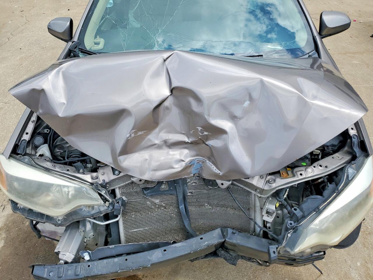 2015 Toyota Corilla Silver vin: 2T1BURHE0FC402343