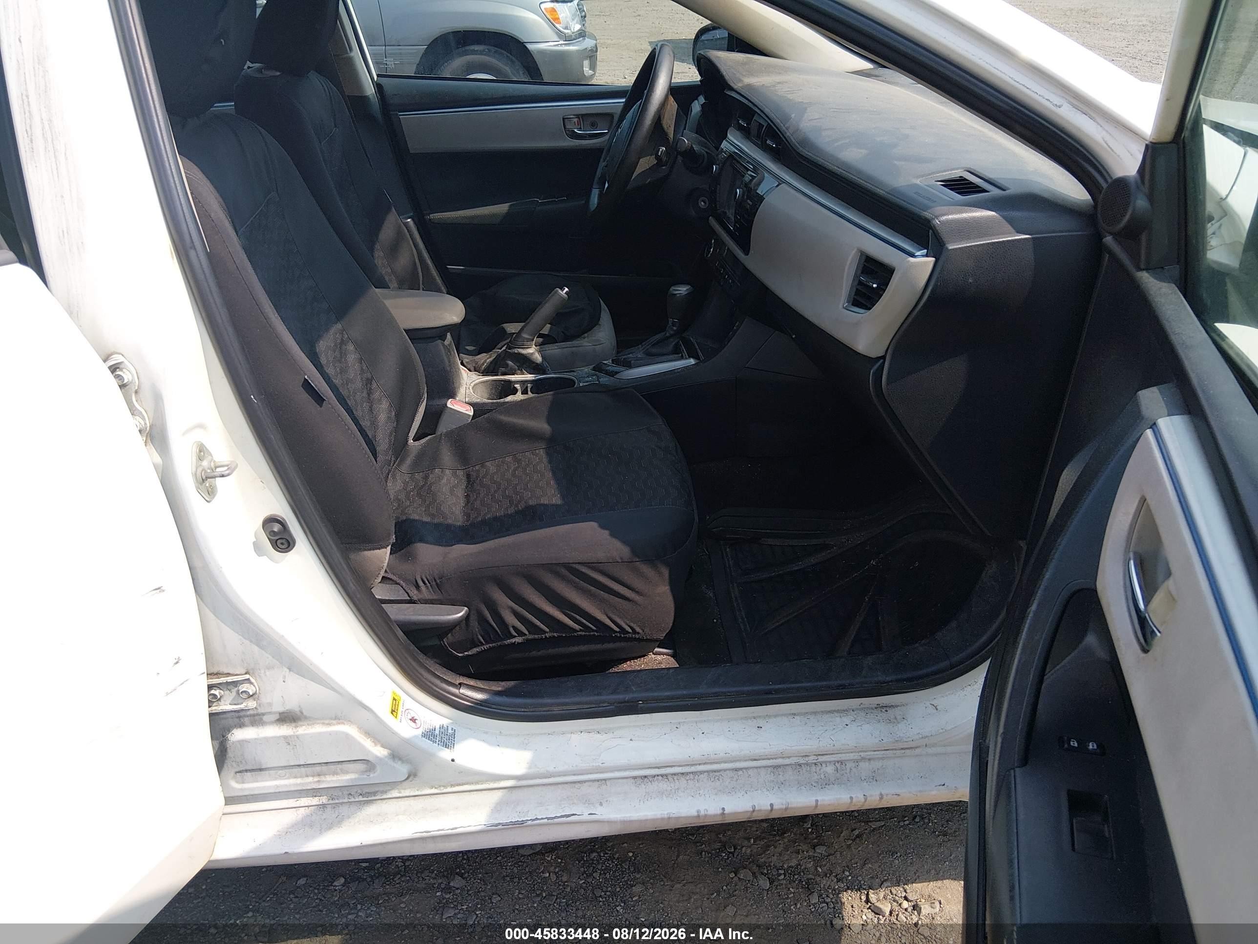 2015 Toyota Corolla Le White vin: 2T1BURHE0FC413729