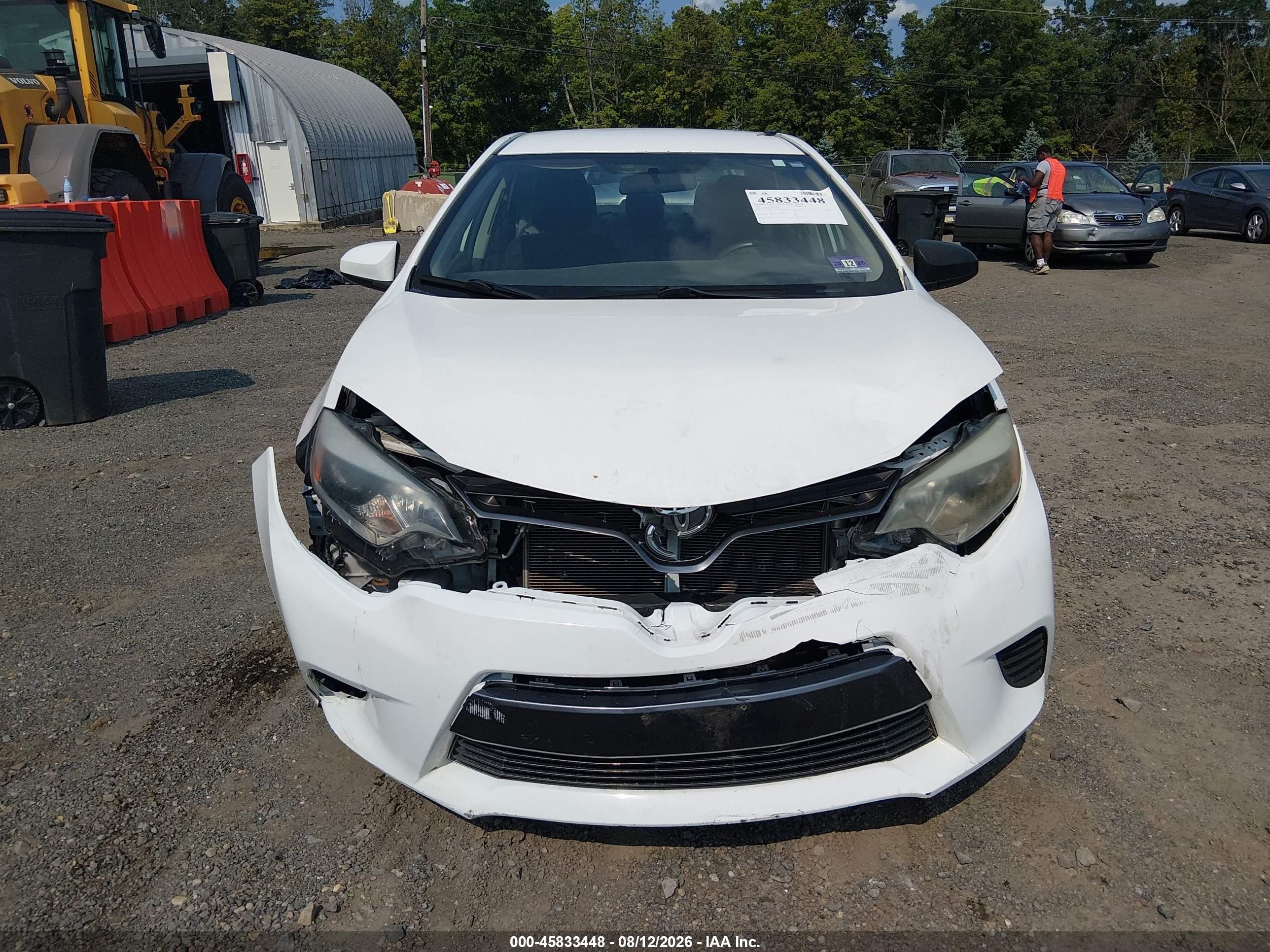 2015 Toyota Corolla Le White vin: 2T1BURHE0FC413729