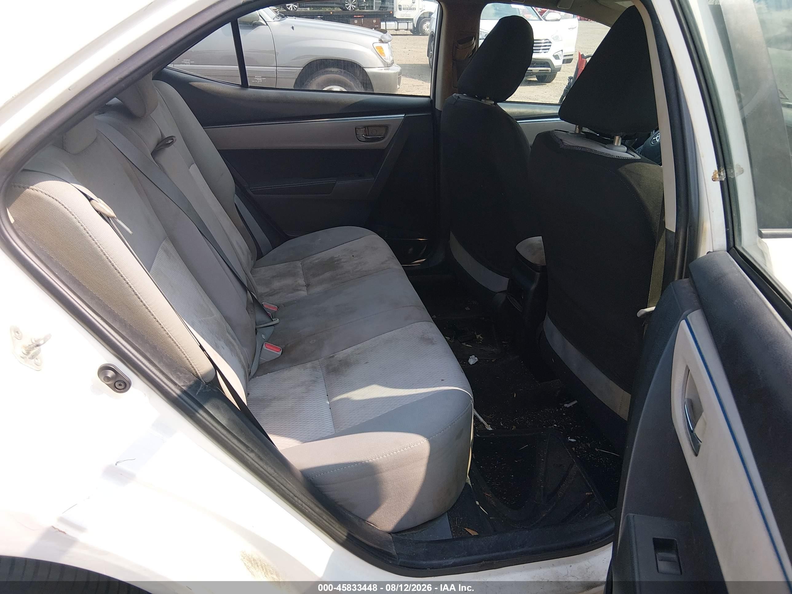 2015 Toyota Corolla Le White vin: 2T1BURHE0FC413729