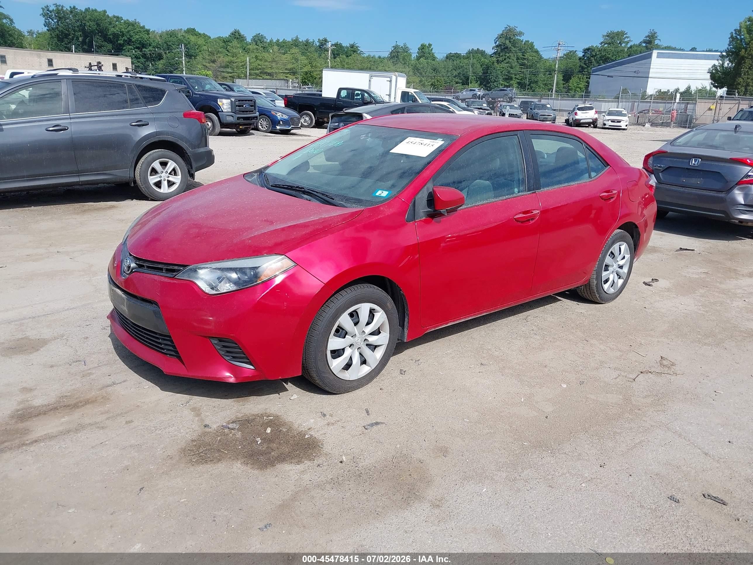 2015 Toyota Corolla Le Red vin: 2T1BURHE0FC437982