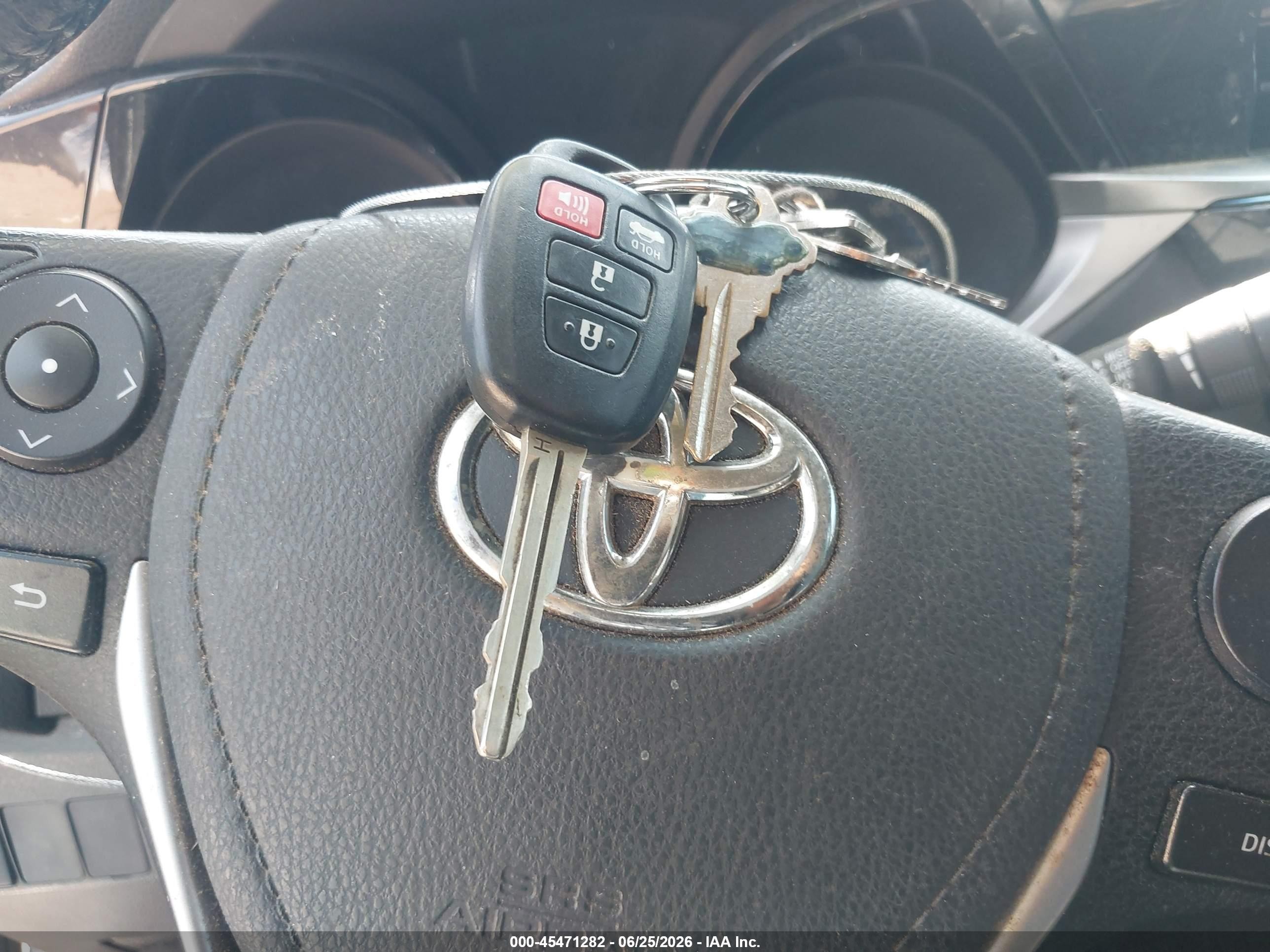 2015 Toyota Corolla S Plus White vin: 2T1BURHE0FC443345